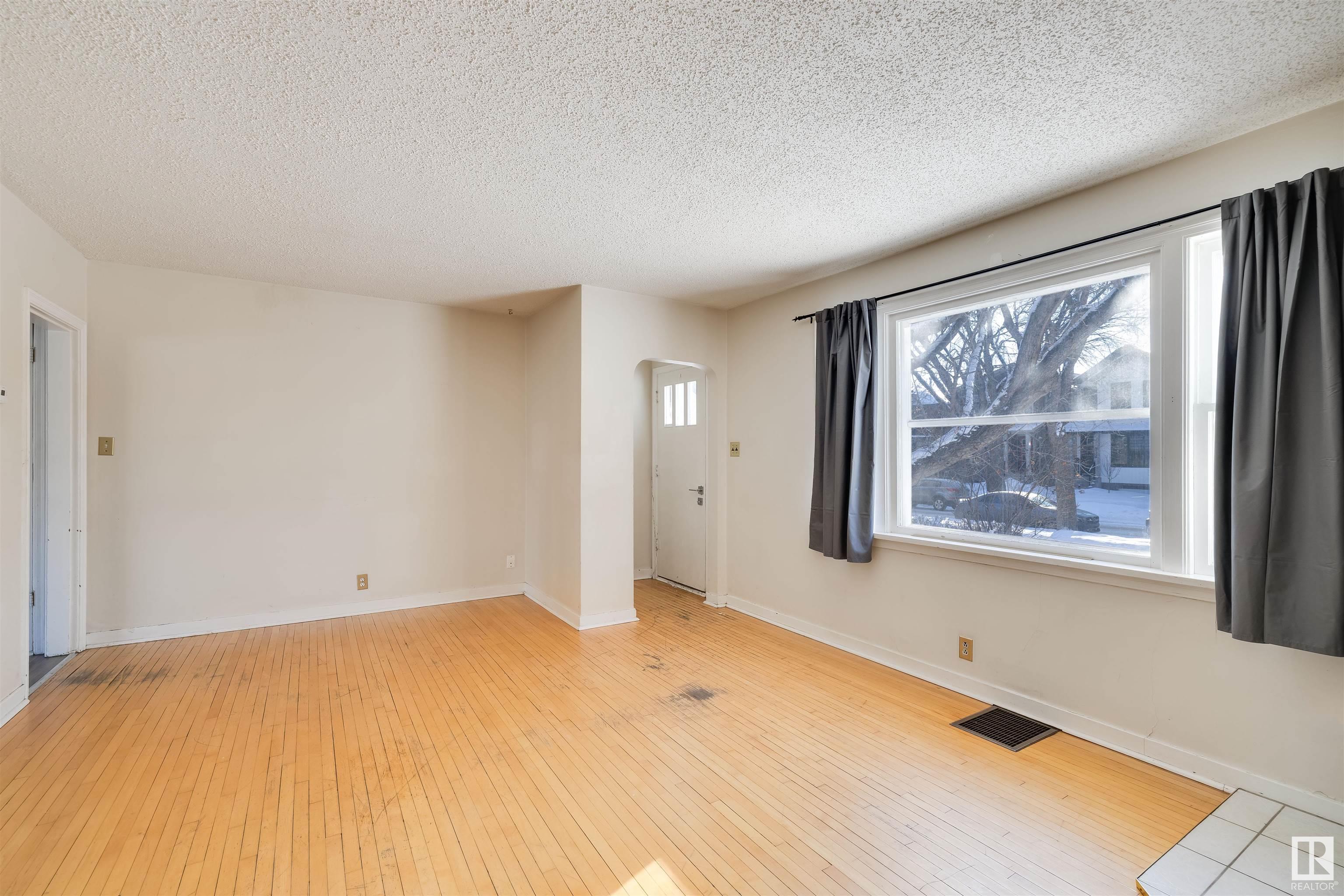      10536 67 AV NW , Edmonton,  ,T6H 1Z5 ;  Listing Number: MLS E4419588