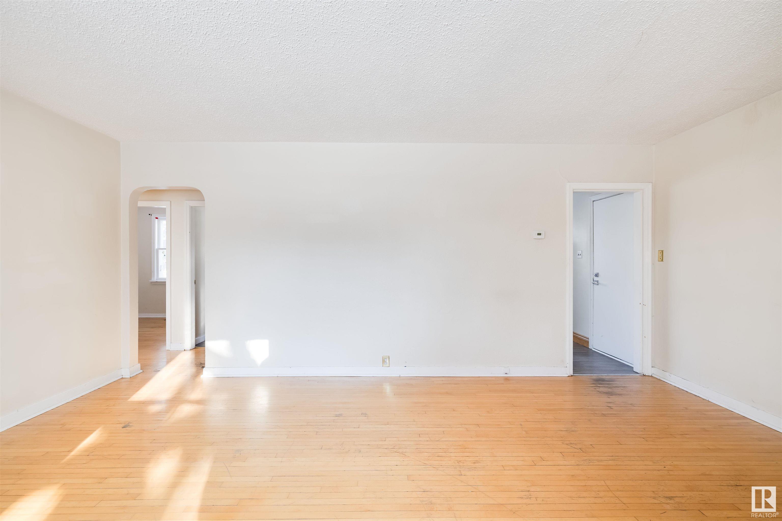      10536 67 AV NW , Edmonton,  ,T6H 1Z5 ;  Listing Number: MLS E4419588