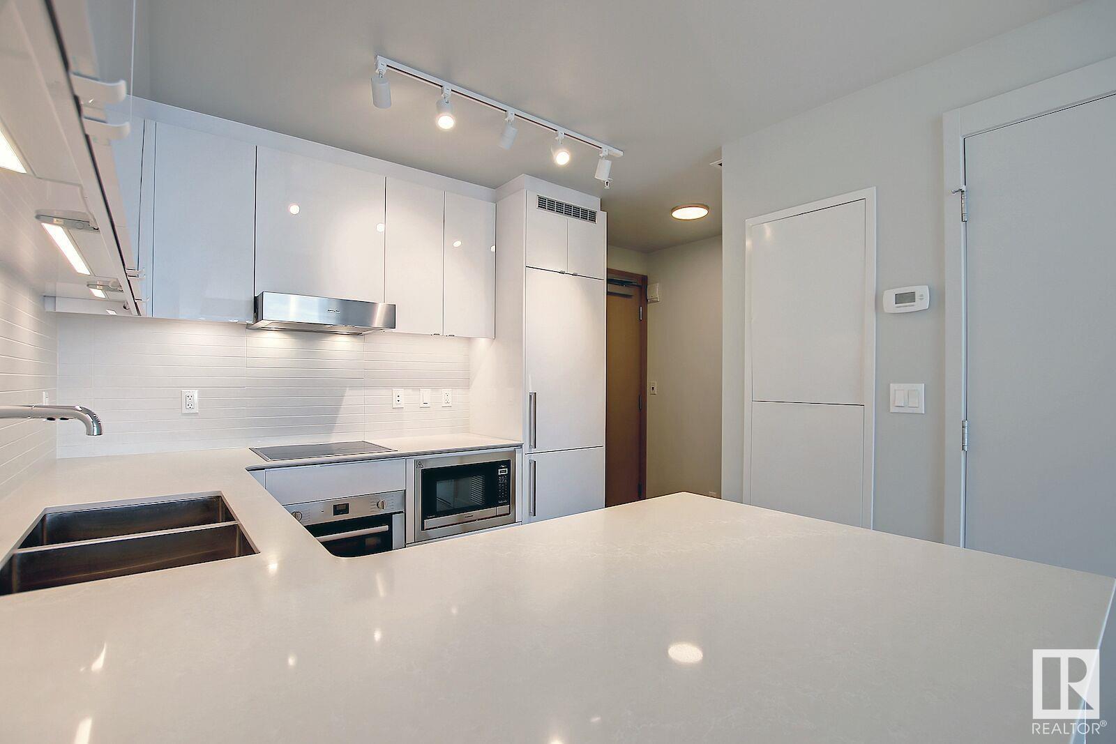      #3205 10360 102 ST NW , Edmonton,  ,T5J 4Y8 ;  Listing Number: MLS E4419594