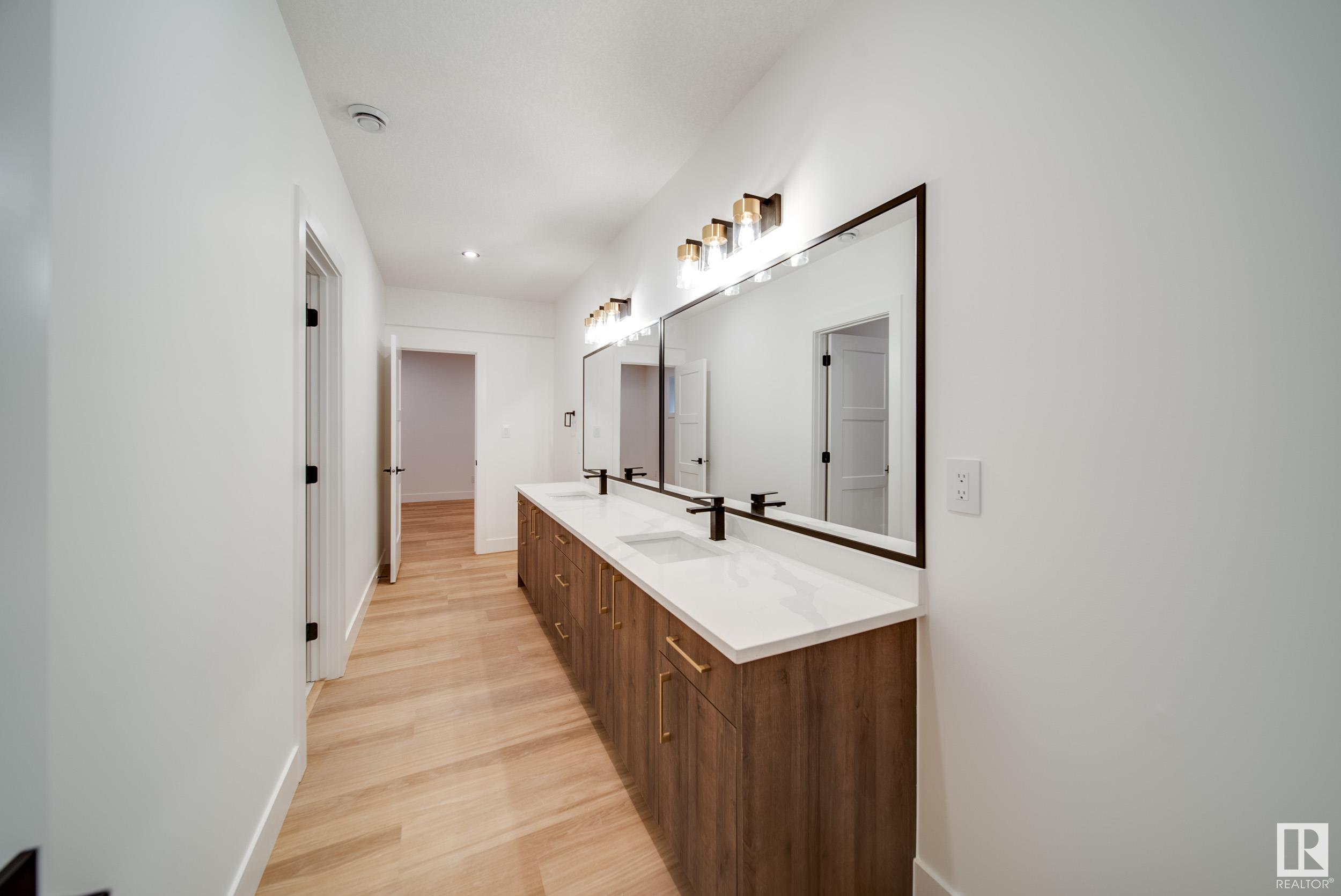      #7 20425 93 AV NW , Edmonton,  ,T5T 7C7 ;  Listing Number: MLS E4419601
