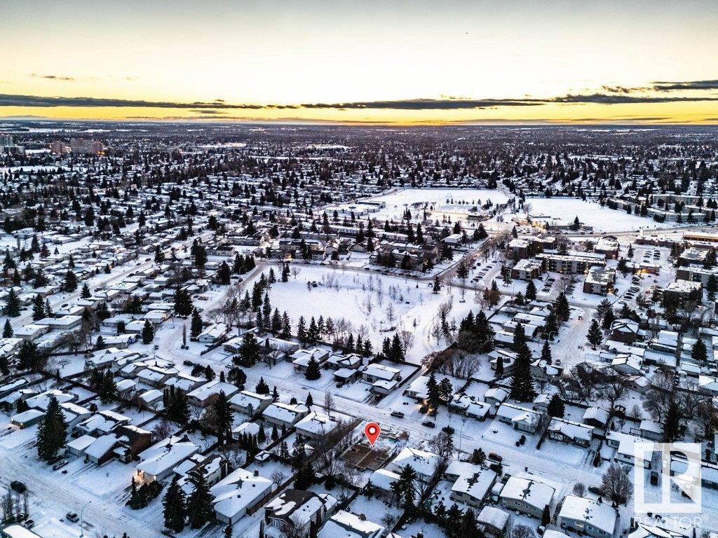 http://cdnparap120.paragonrels.com/ParagonImages/Property/p12/RAE/225332422/10/0/0/135582d56c7a02b00577f97dff7f075f/1/ac4ab01ee8bc468bfe7fdc6e3609585b/225332422-8c467e2b-eb0c-4472-b443-93440ac12f5b.JPG