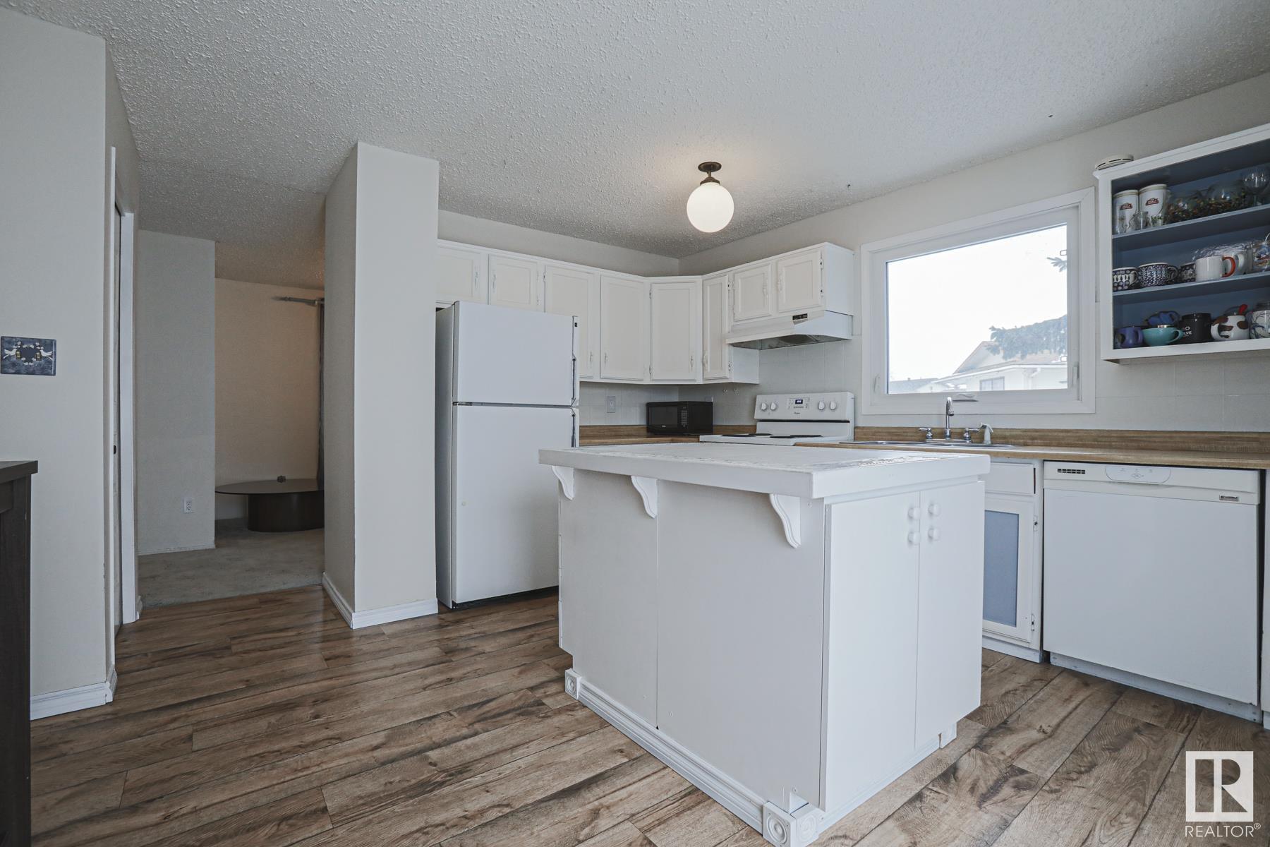      80 WARWICK RD NW , Edmonton,  ,T5X 4P8 ;  Listing Number: MLS E4419635