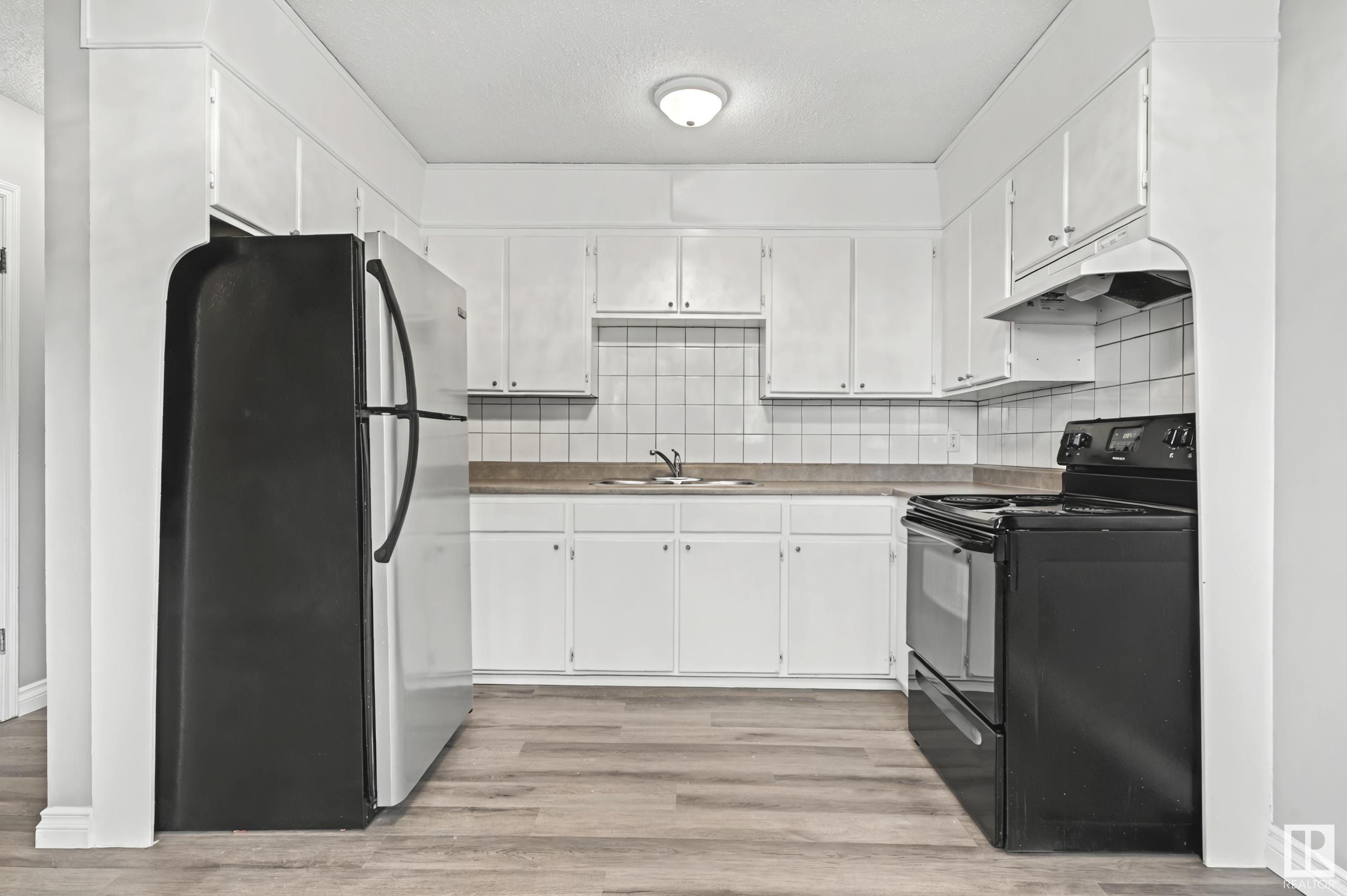      18349 93 AV NW , Edmonton,  ,T5T 1V2 ;  Listing Number: MLS E4419636