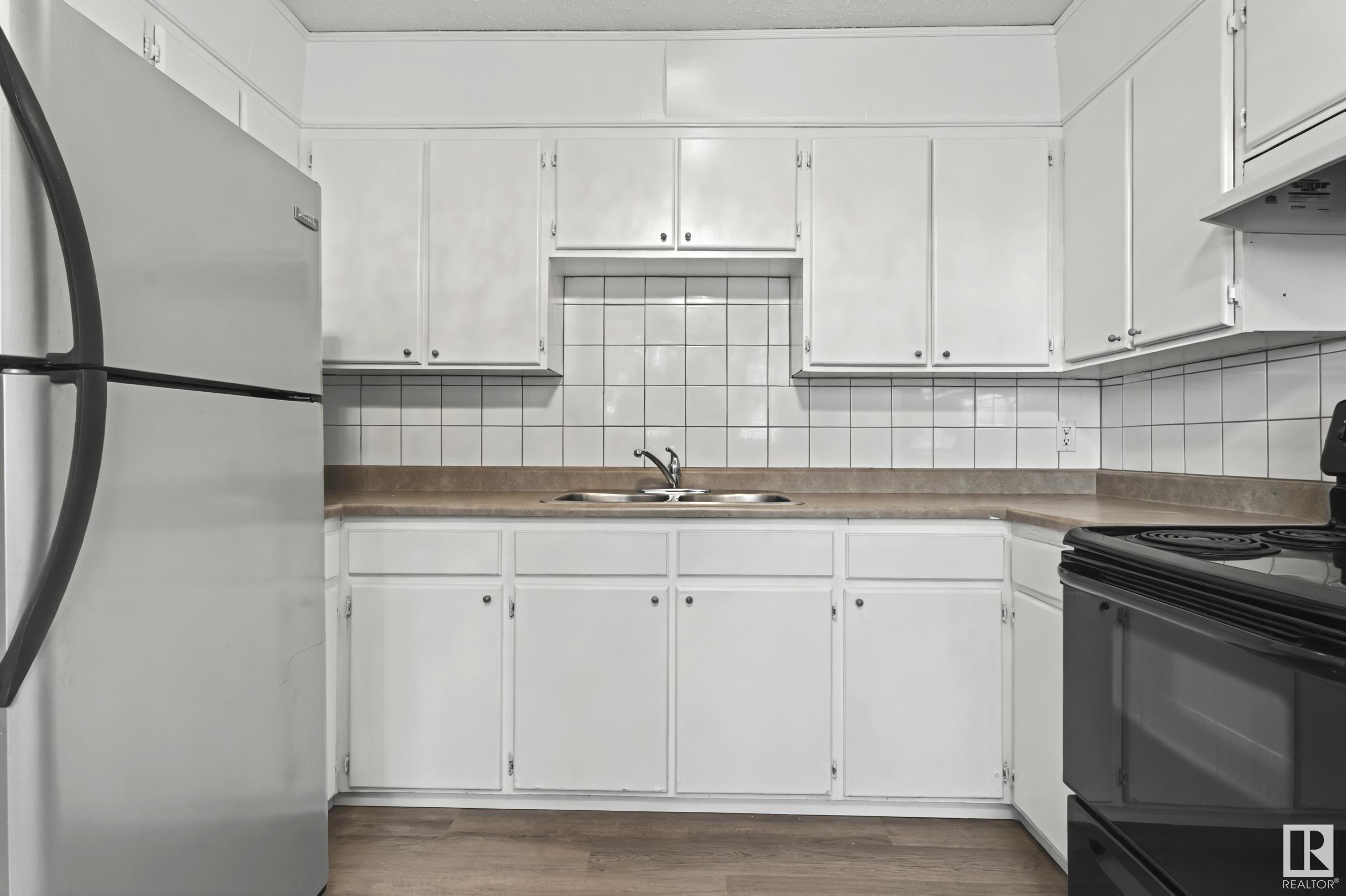      18349 93 AV NW , Edmonton,  ,T5T 1V2 ;  Listing Number: MLS E4419636