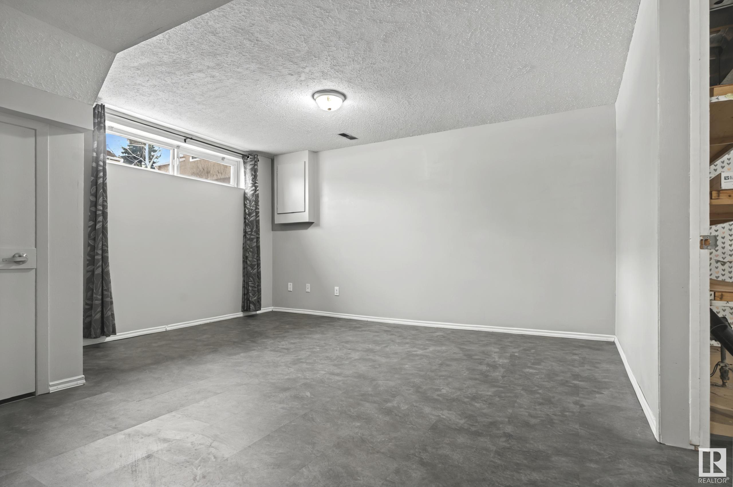      18349 93 AV NW , Edmonton,  ,T5T 1V2 ;  Listing Number: MLS E4419636