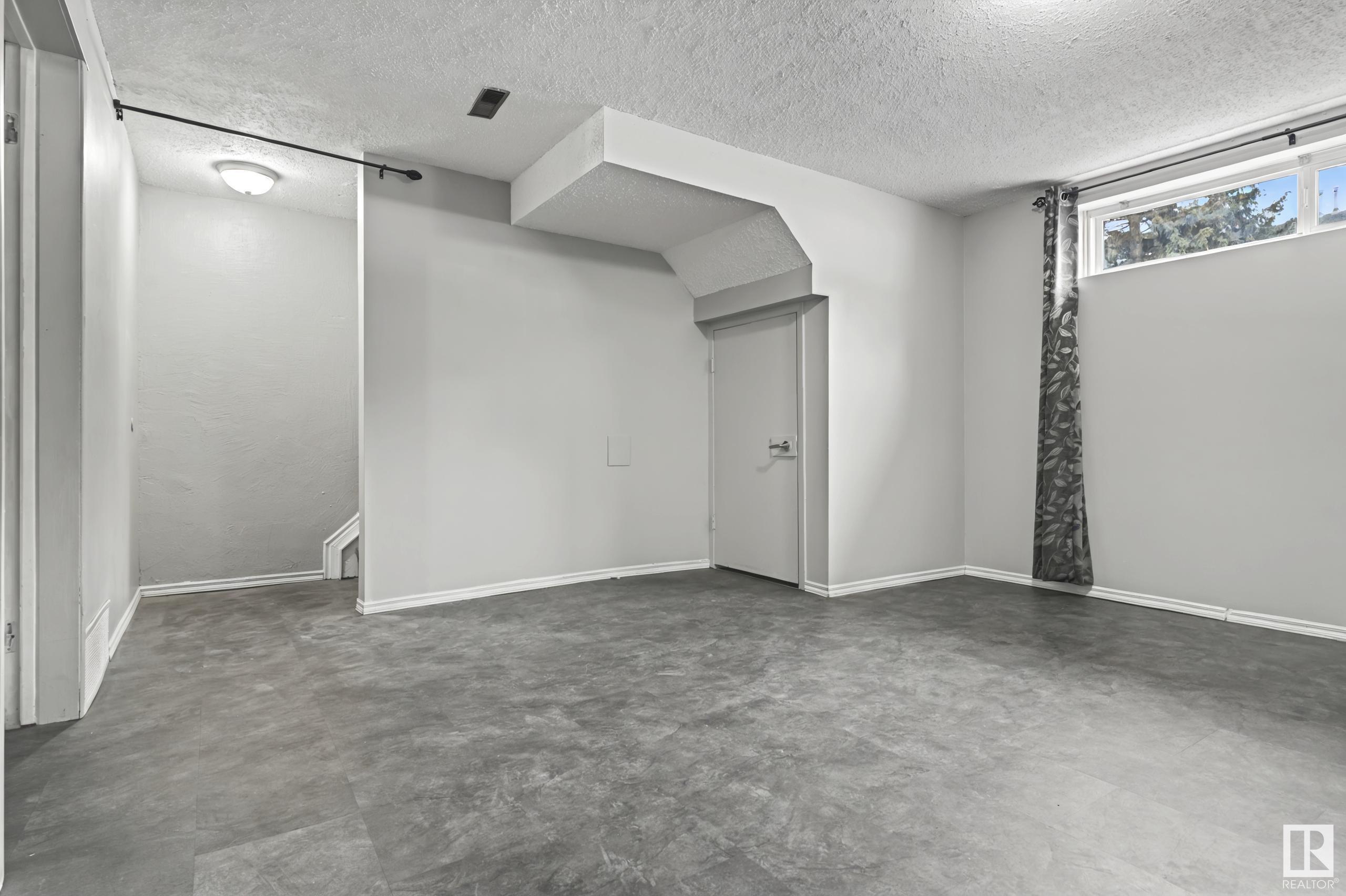      18349 93 AV NW , Edmonton,  ,T5T 1V2 ;  Listing Number: MLS E4419636