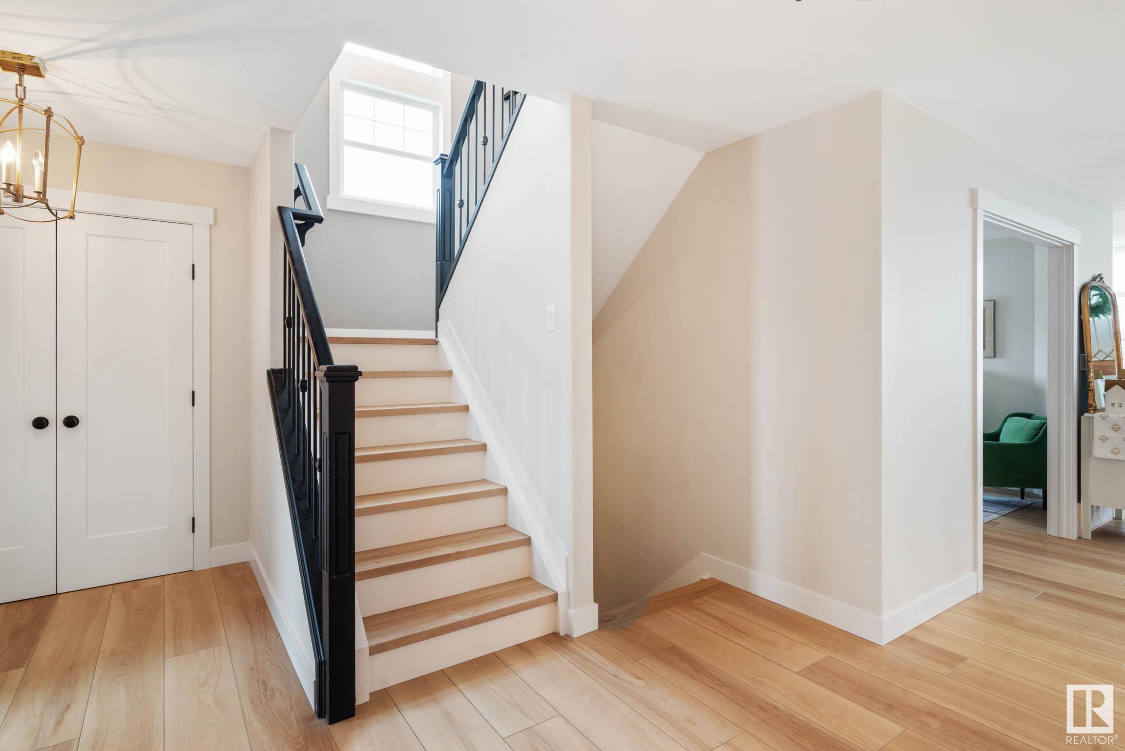      3104 WINSPEAR CR SW , Edmonton,  ,T6X 1P3 ;  Listing Number: MLS E4419645