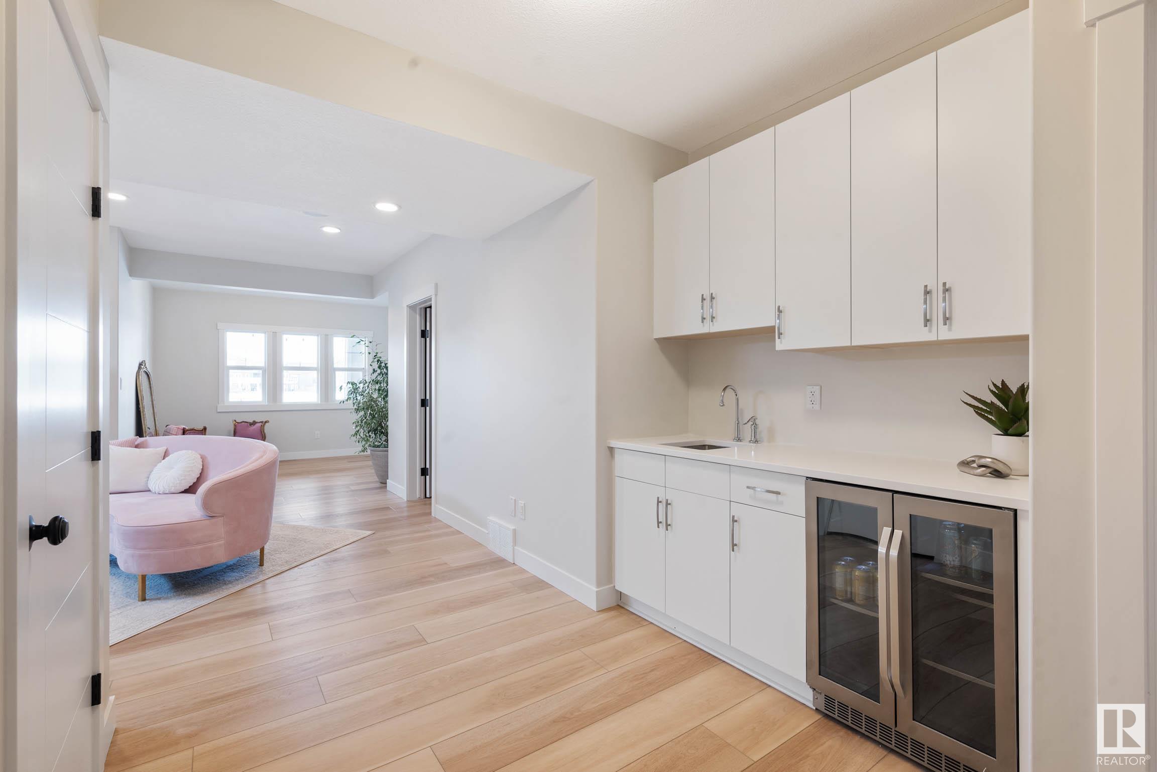      3104 WINSPEAR CR SW , Edmonton,  ,T6X 1P3 ;  Listing Number: MLS E4419645