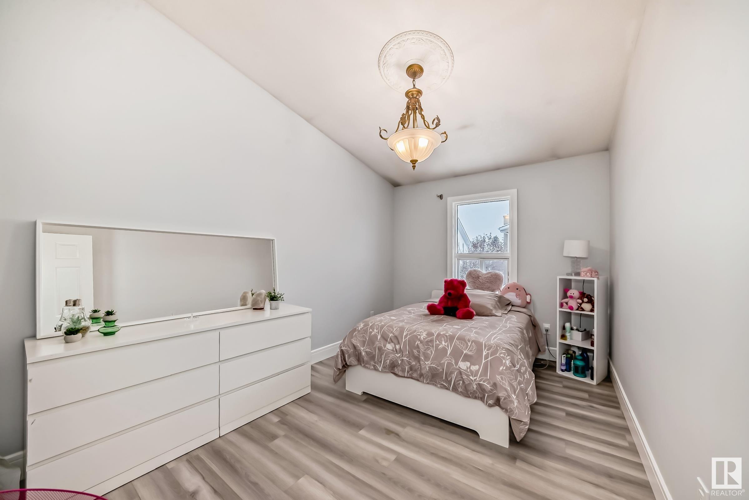      10735 BEAUMARIS RD NW , Edmonton,  ,T5X 5P1 ;  Listing Number: MLS E4419647
