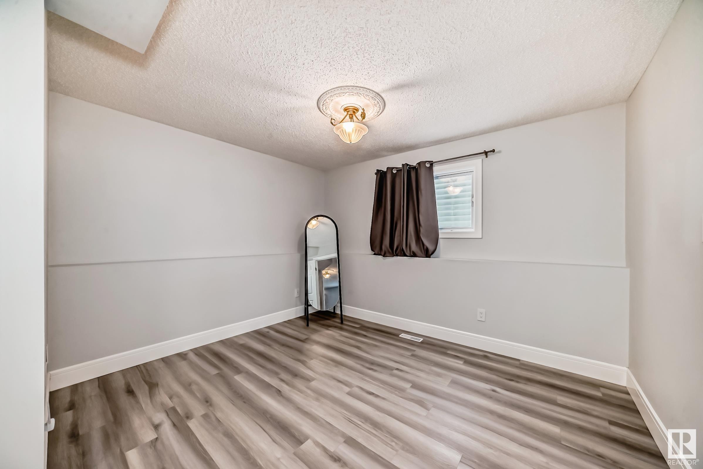      10735 BEAUMARIS RD NW , Edmonton,  ,T5X 5P1 ;  Listing Number: MLS E4419647