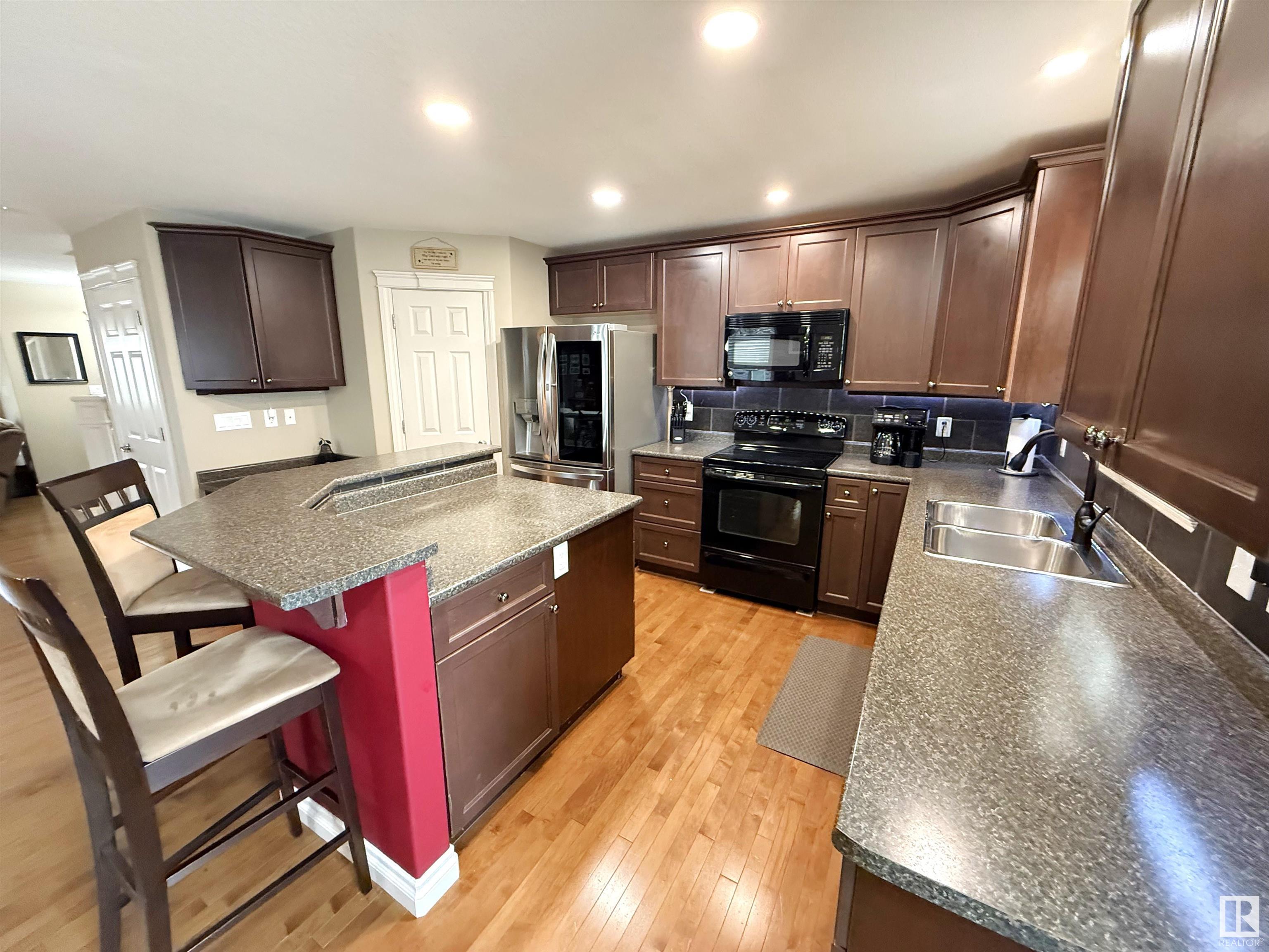      51 SPRUCE VILLAGE DR E , Spruce Grove,  ,T7X 0H1 ;  Listing Number: MLS E4419659