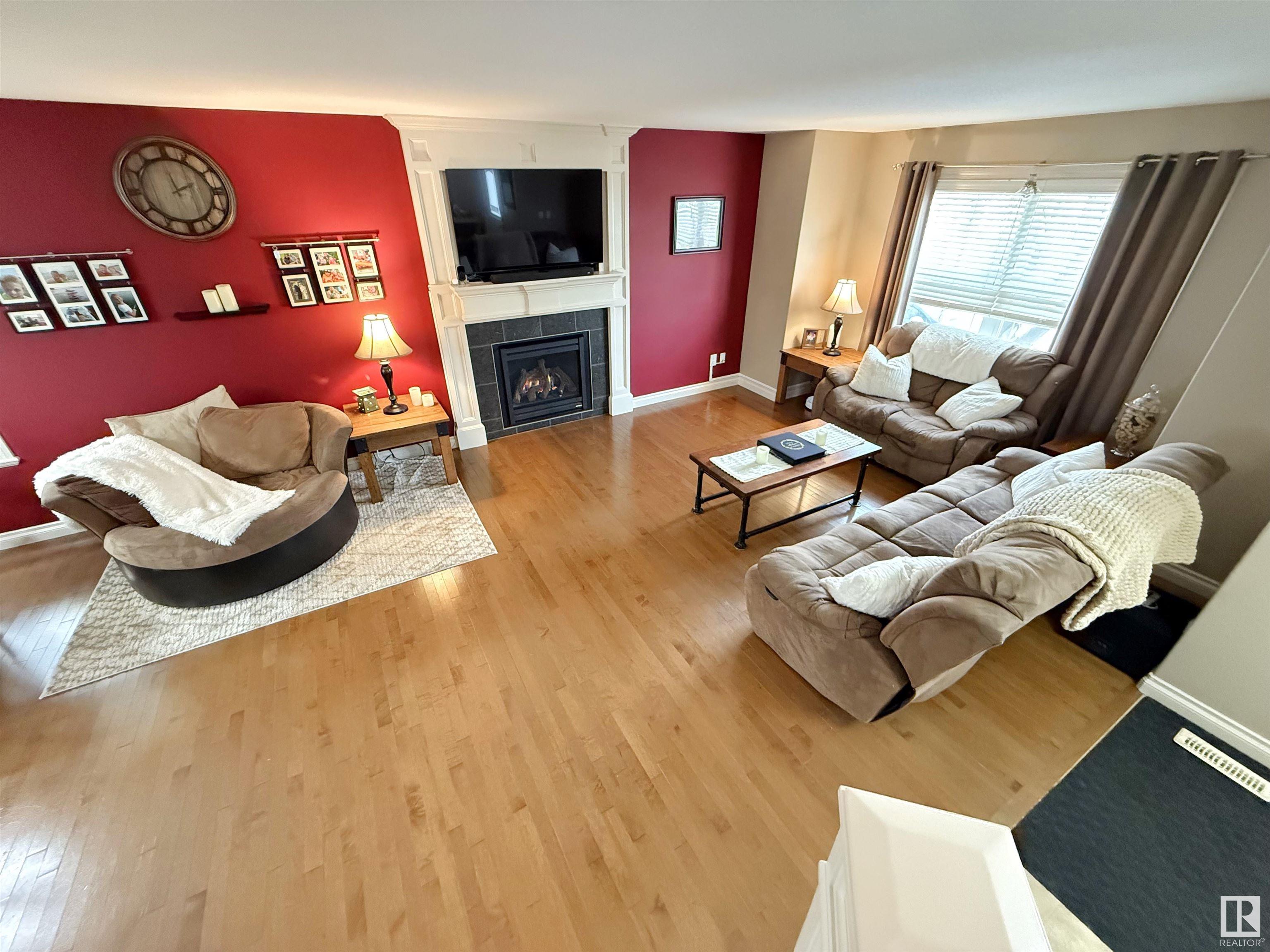      51 SPRUCE VILLAGE DR E , Spruce Grove,  ,T7X 0H1 ;  Listing Number: MLS E4419659