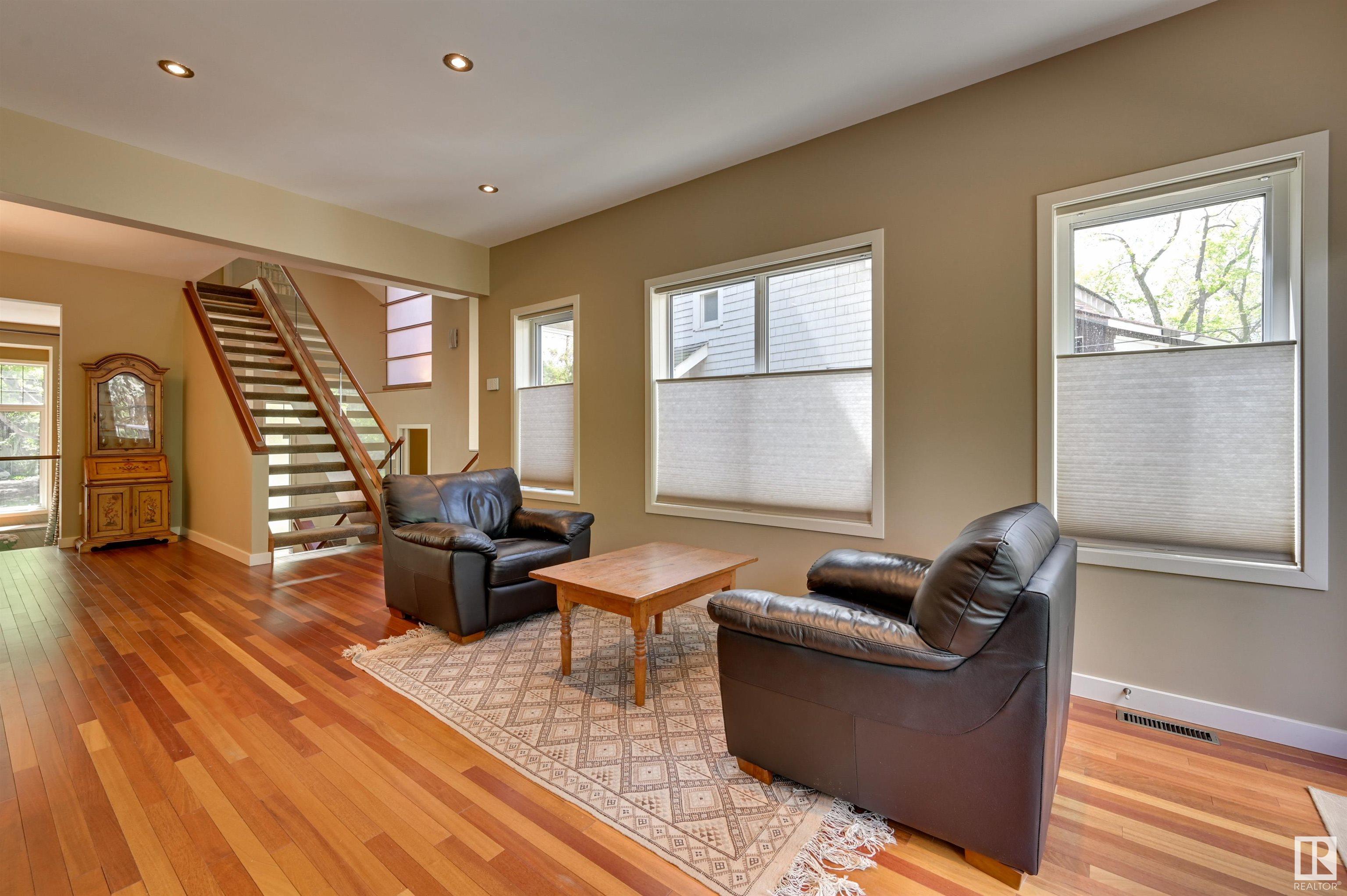      10320 VILLA AV NW , Edmonton,  ,T5N 3T9 ;  Listing Number: MLS E4419670