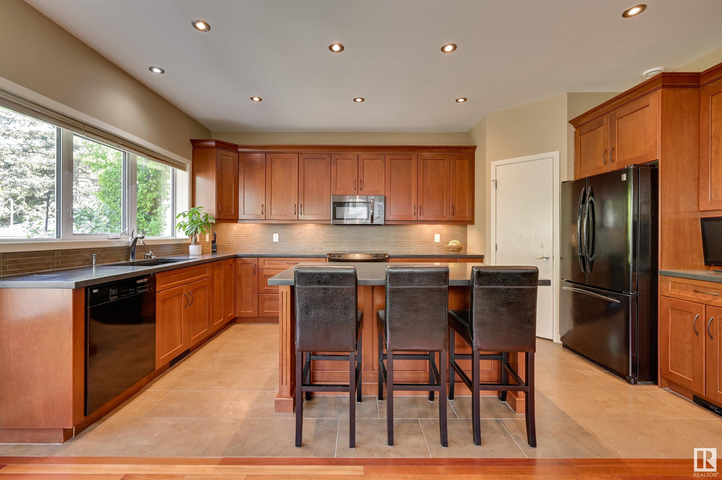      10320 VILLA AV NW , Edmonton,  ,T5N 3T9 ;  Listing Number: MLS E4419670