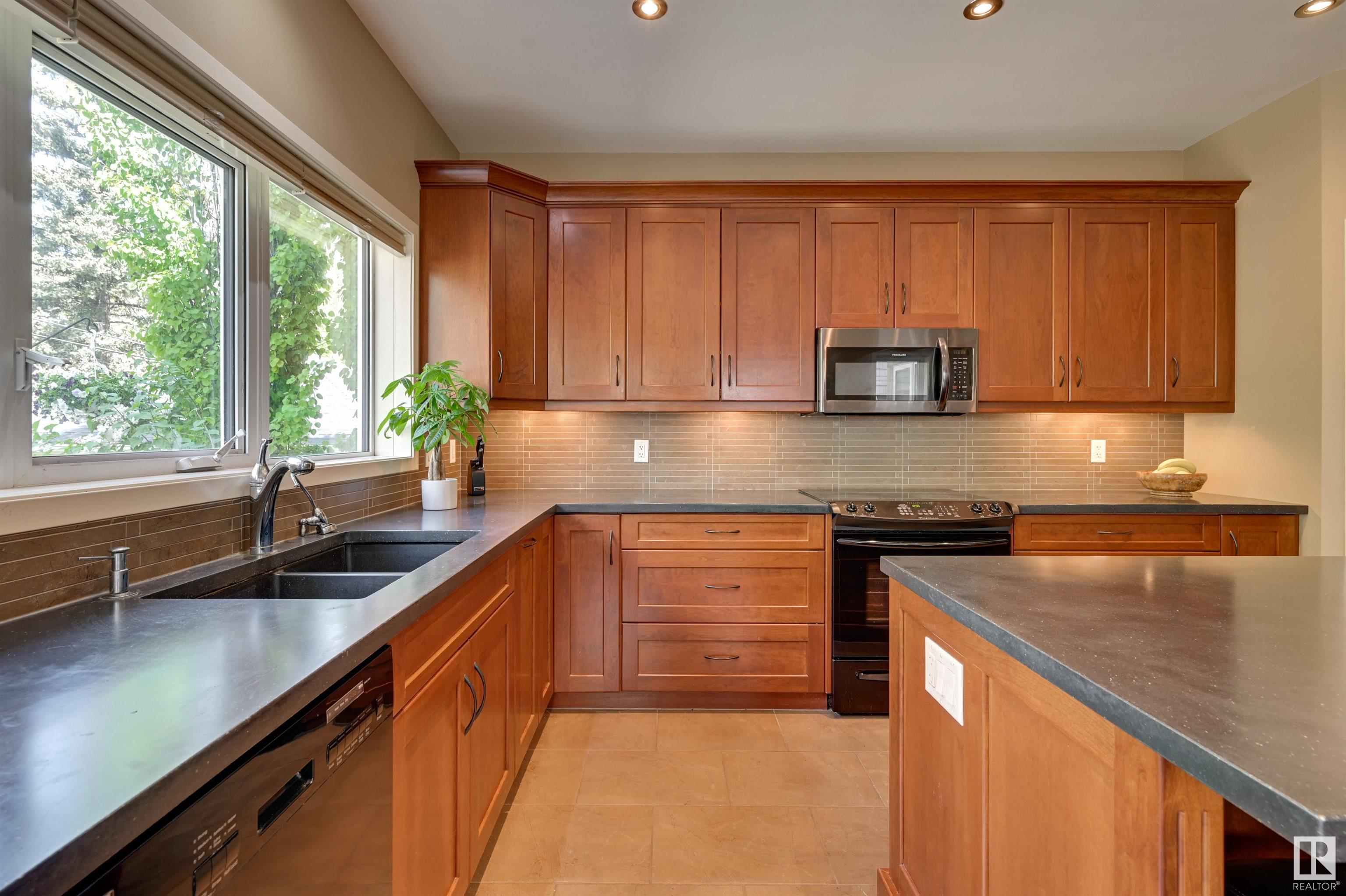      10320 VILLA AV NW , Edmonton,  ,T5N 3T9 ;  Listing Number: MLS E4419670