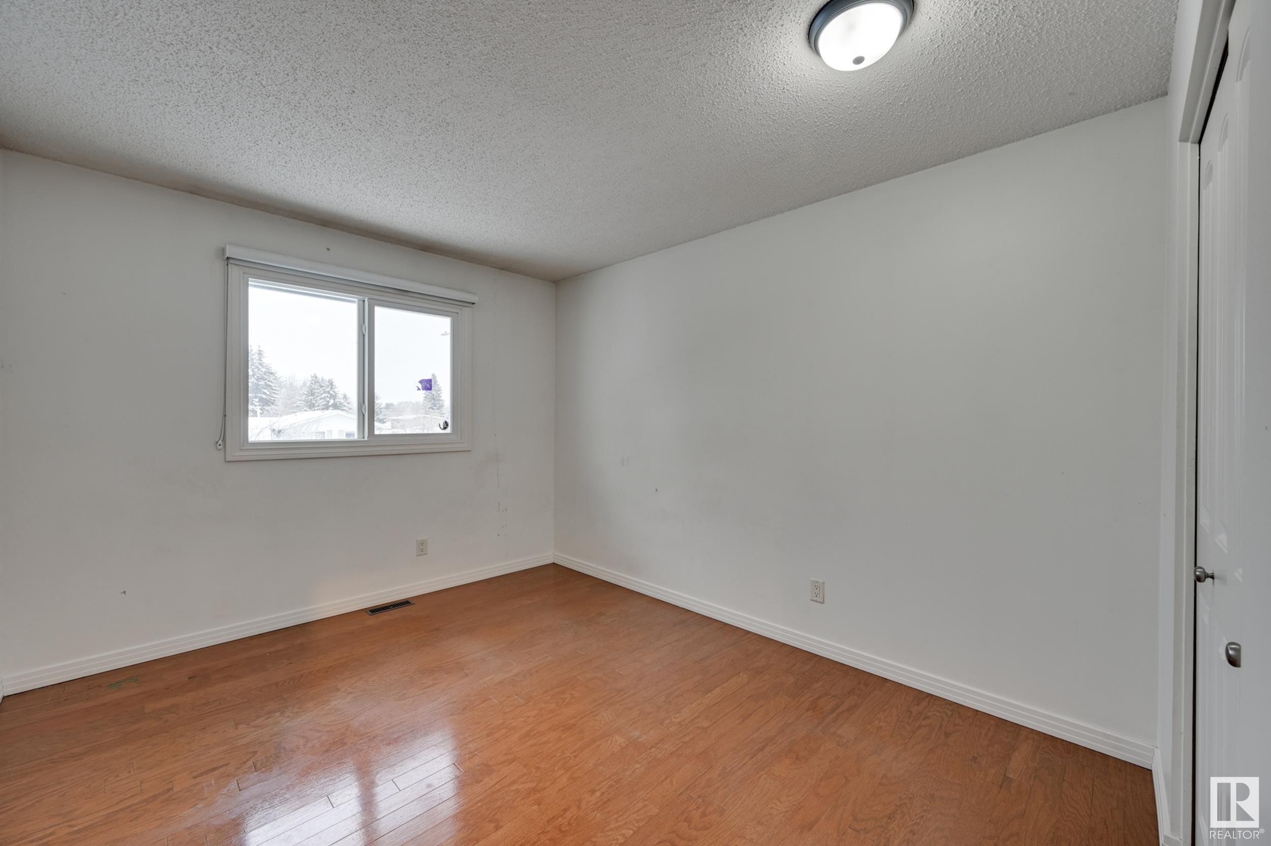      1066 PARKER DR , Sherwood Park,  ,T8A 3Y2 ;  Listing Number: MLS E4419679