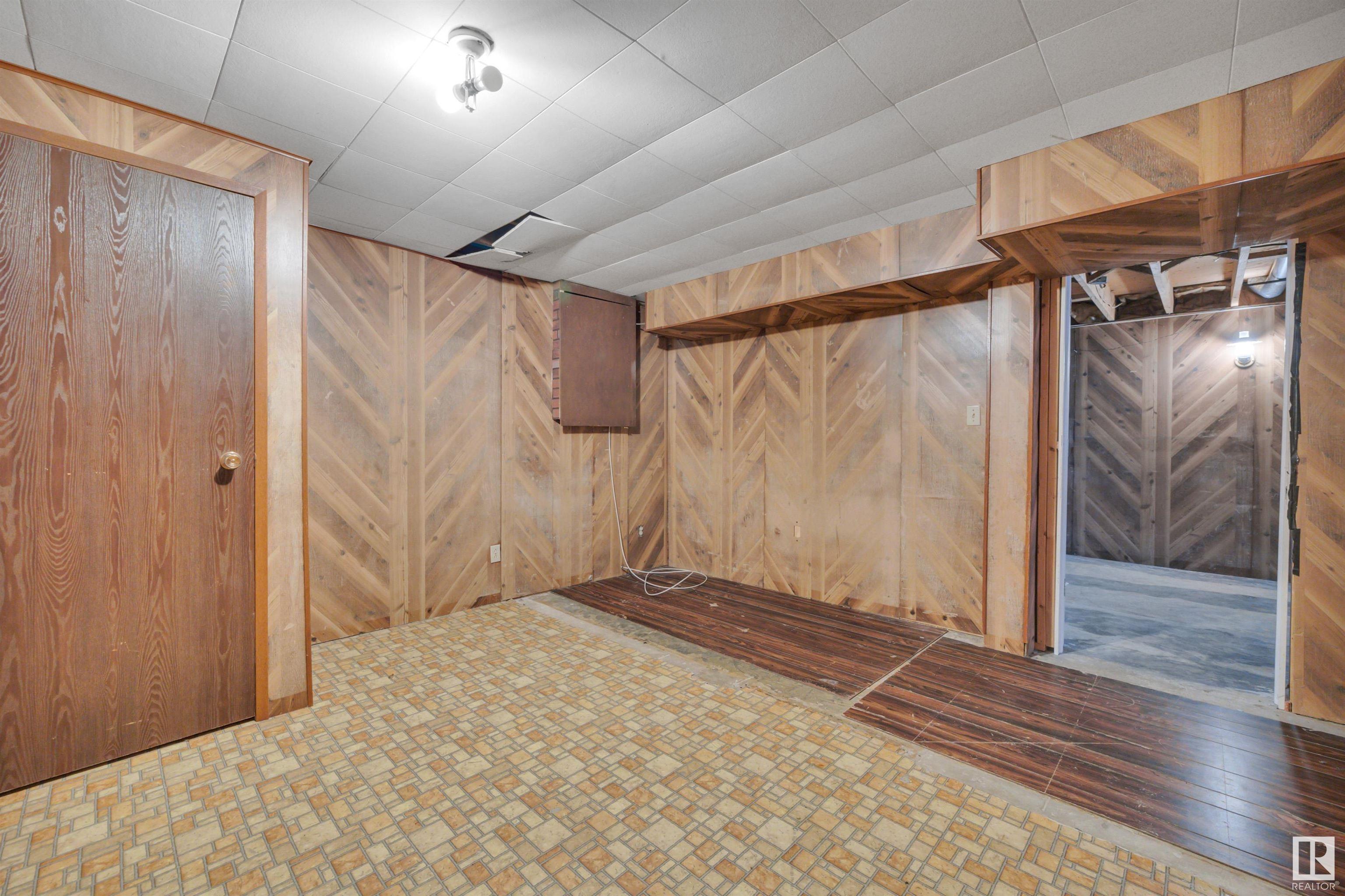      843 MILLBOURNE RD E NW , Edmonton,  ,T6K 0S4 ;  Listing Number: MLS E4419691