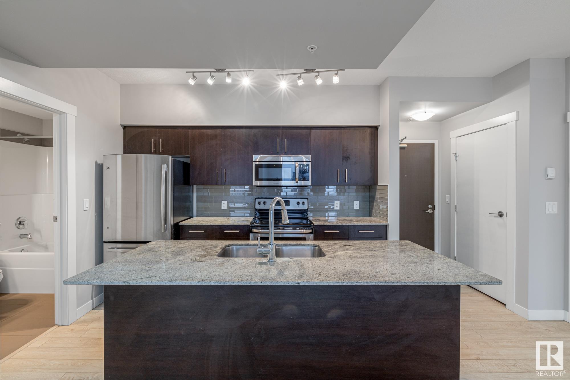      #2205 10226 104 ST NW , Edmonton,  ,T5J 1B8 ;  Listing Number: MLS E4419694