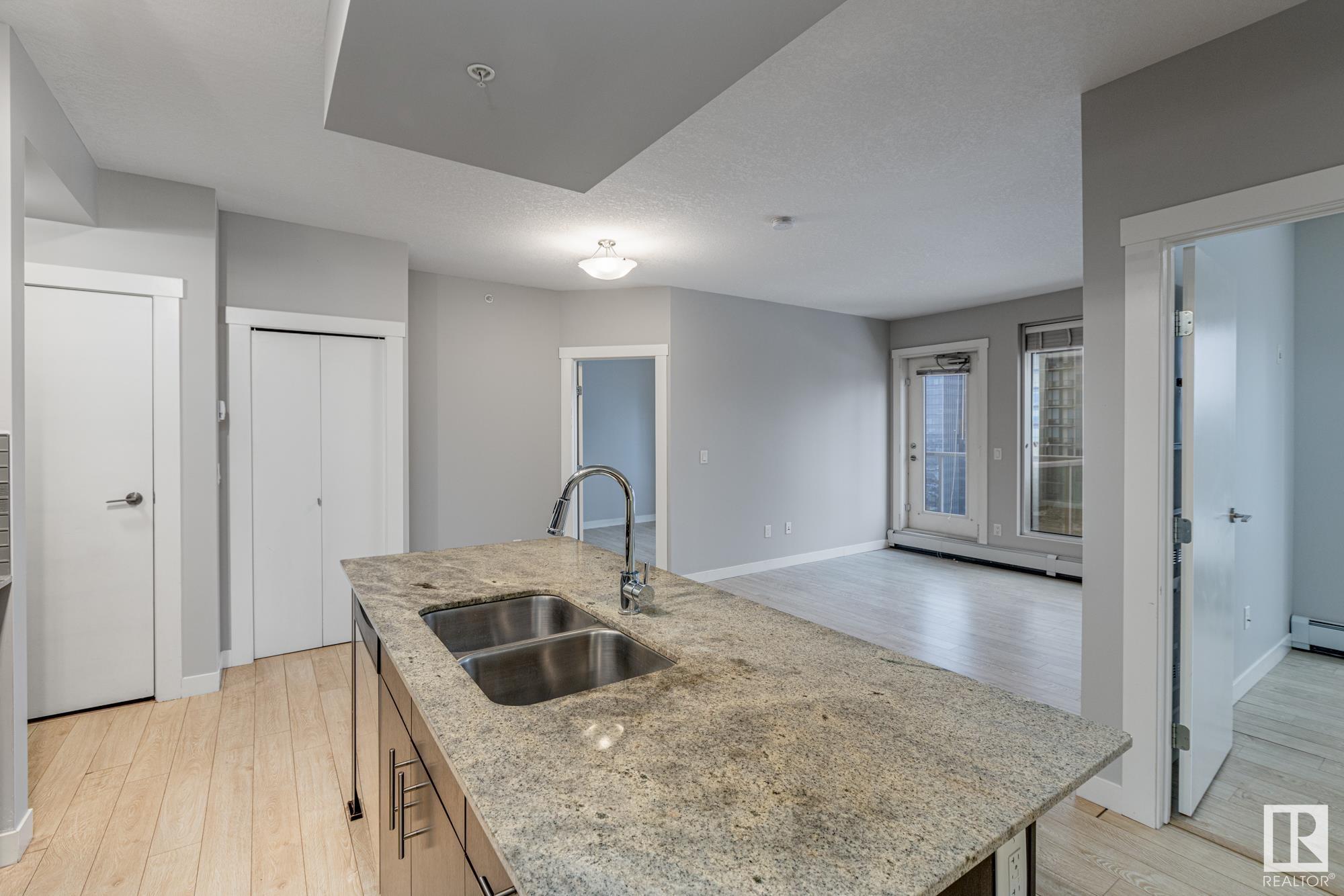      #2205 10226 104 ST NW , Edmonton,  ,T5J 1B8 ;  Listing Number: MLS E4419694