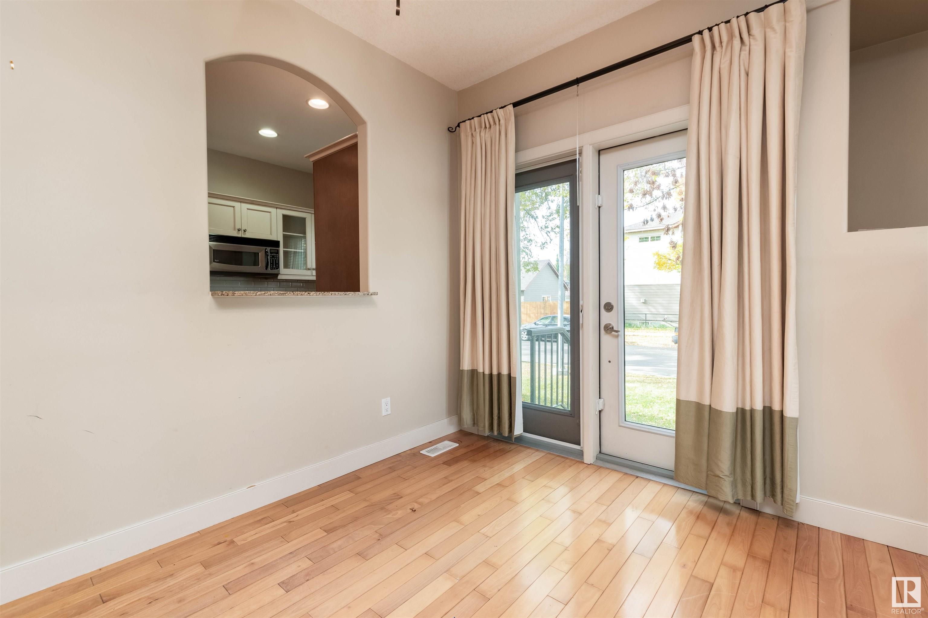      10651 68 ave 6711 107 St AV NW , Edmonton,  ,T6H 2B3 ;  Listing Number: MLS E4419702