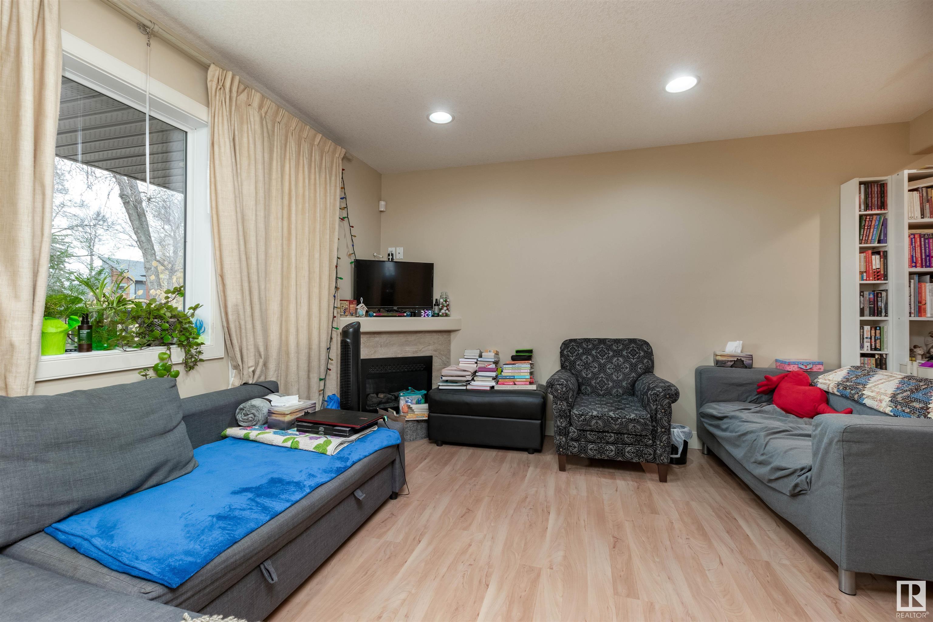      10651 68 ave 6711 107 St AV NW , Edmonton,  ,T6H 2B3 ;  Listing Number: MLS E4419702