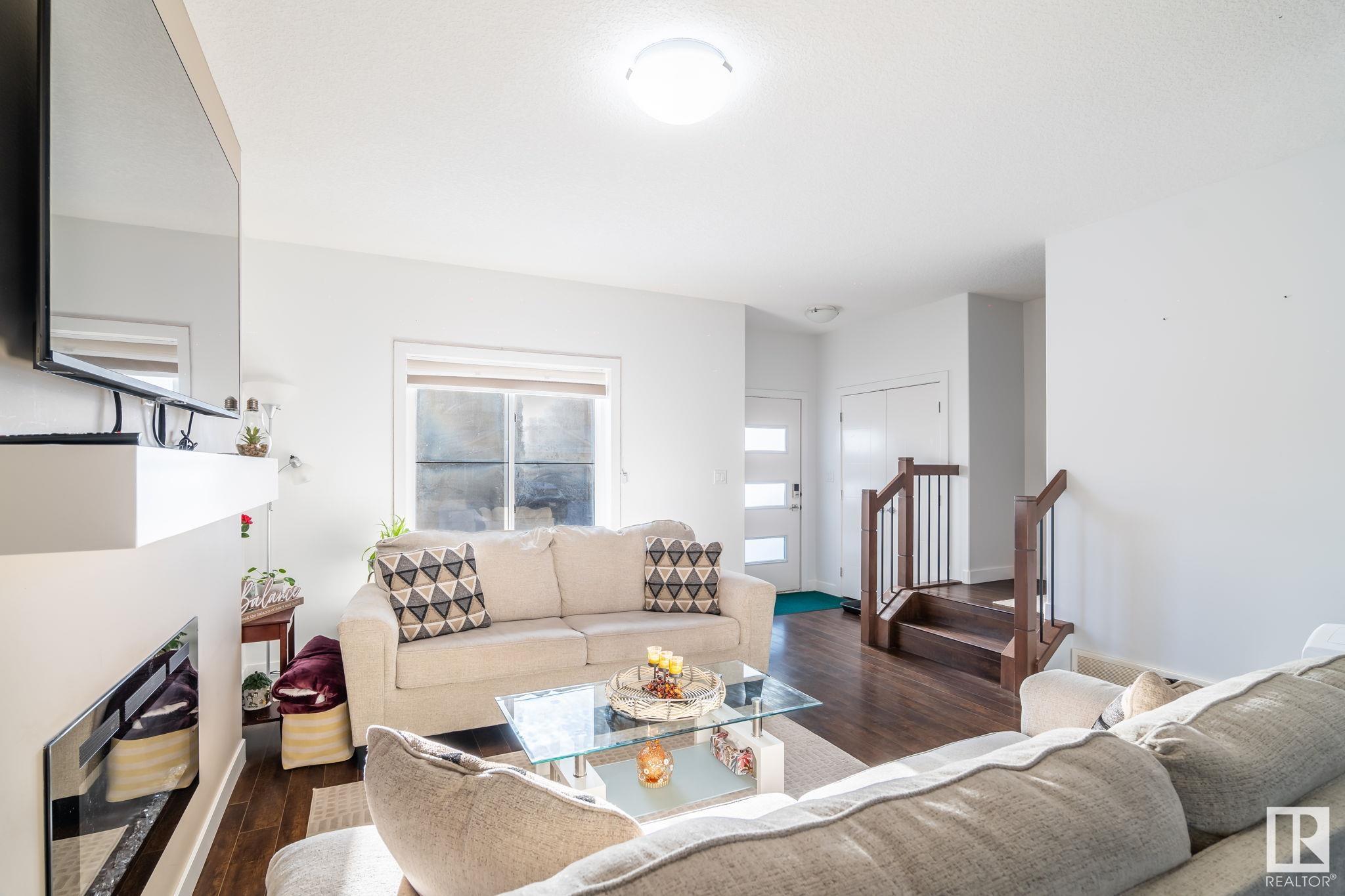      9201 COOPER CR SW SW , Edmonton,  ,T6W 3L1 ;  Listing Number: MLS E4419709