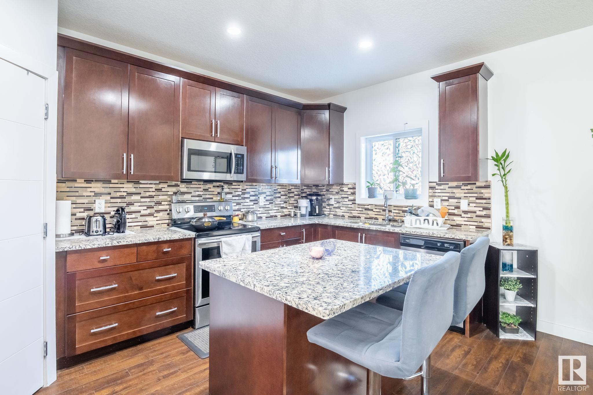      9201 COOPER CR SW SW , Edmonton,  ,T6W 3L1 ;  Listing Number: MLS E4419709