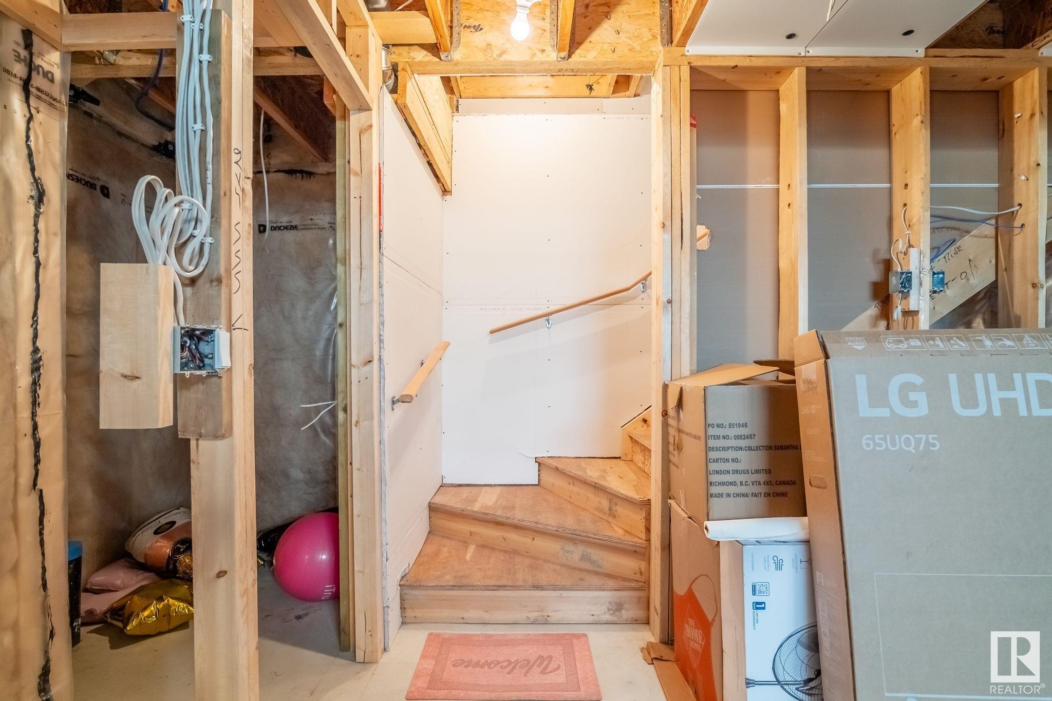      9201 COOPER CR SW SW , Edmonton,  ,T6W 3L1 ;  Listing Number: MLS E4419709