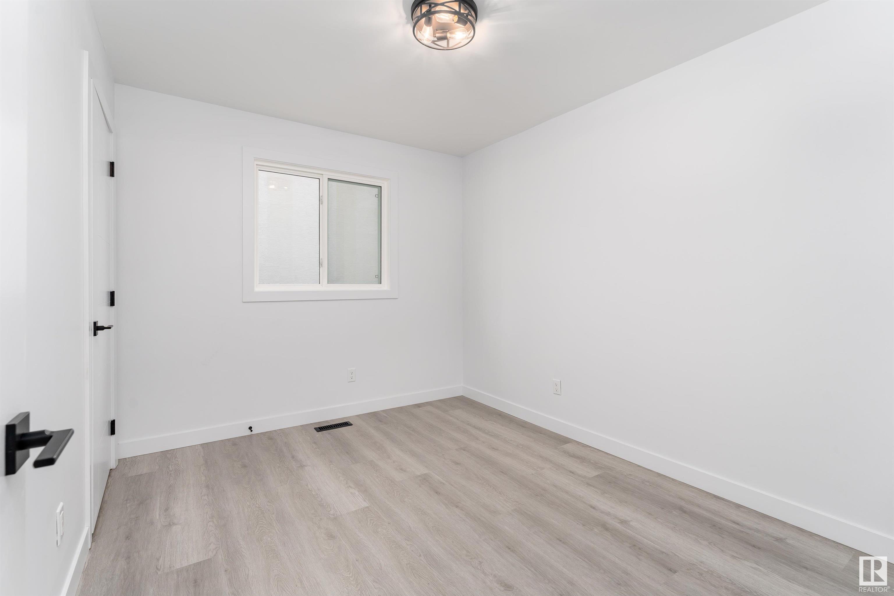     395 KNOTTWOOD W NW , Edmonton,  ,T6K 2G4 ;  Listing Number: MLS E4419713