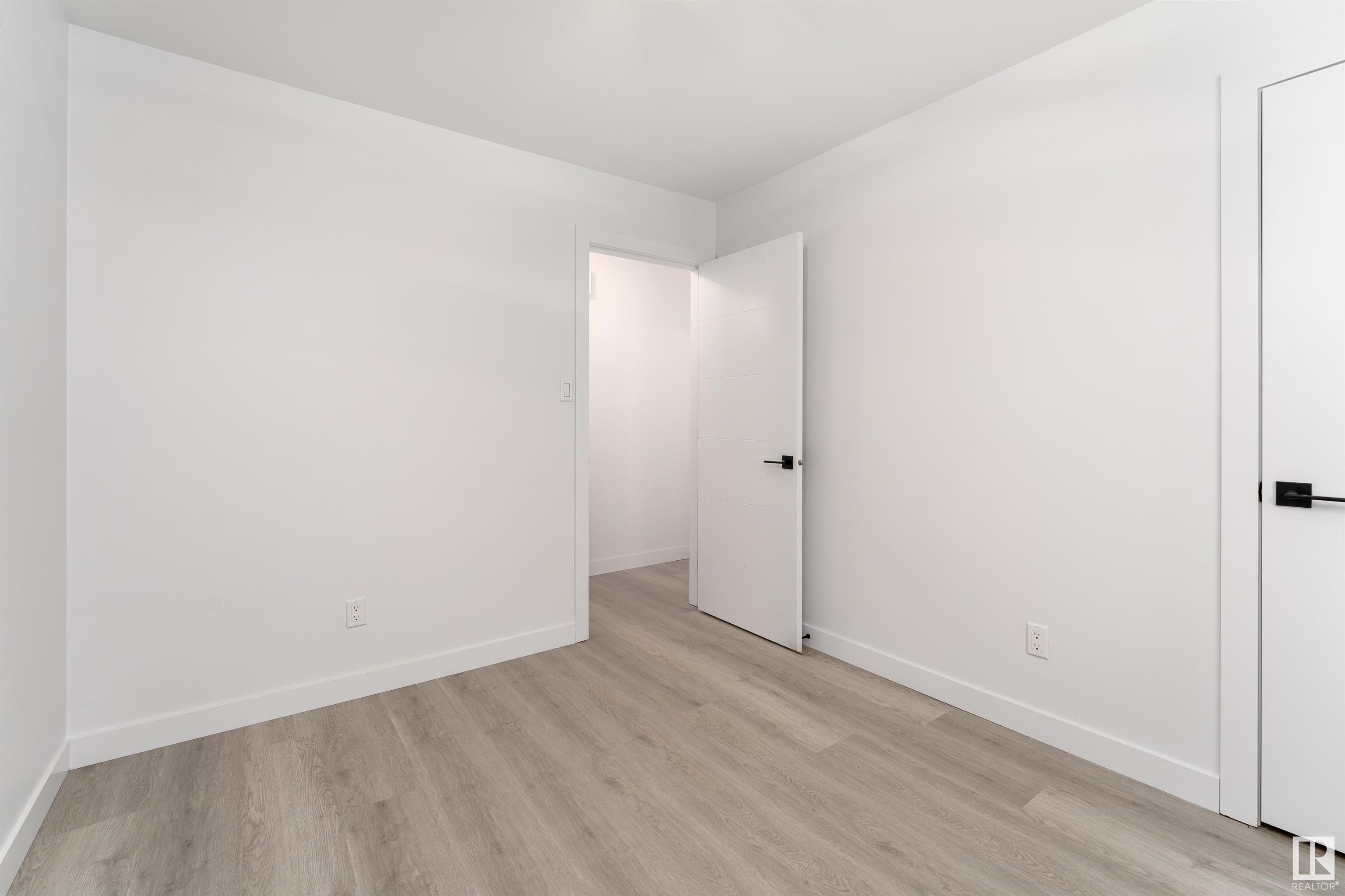      395 KNOTTWOOD W NW , Edmonton,  ,T6K 2G4 ;  Listing Number: MLS E4419713