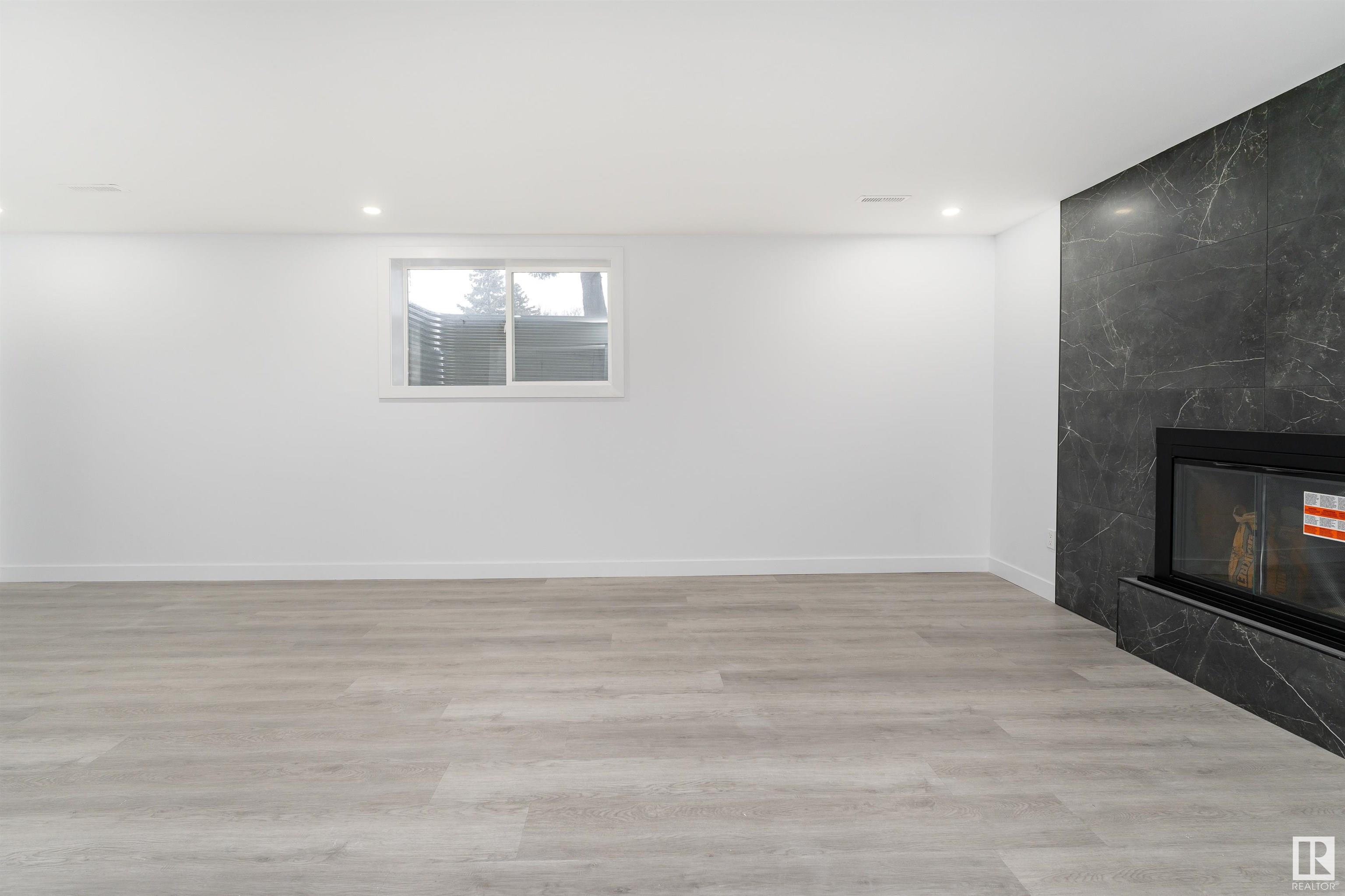      395 KNOTTWOOD W NW , Edmonton,  ,T6K 2G4 ;  Listing Number: MLS E4419713