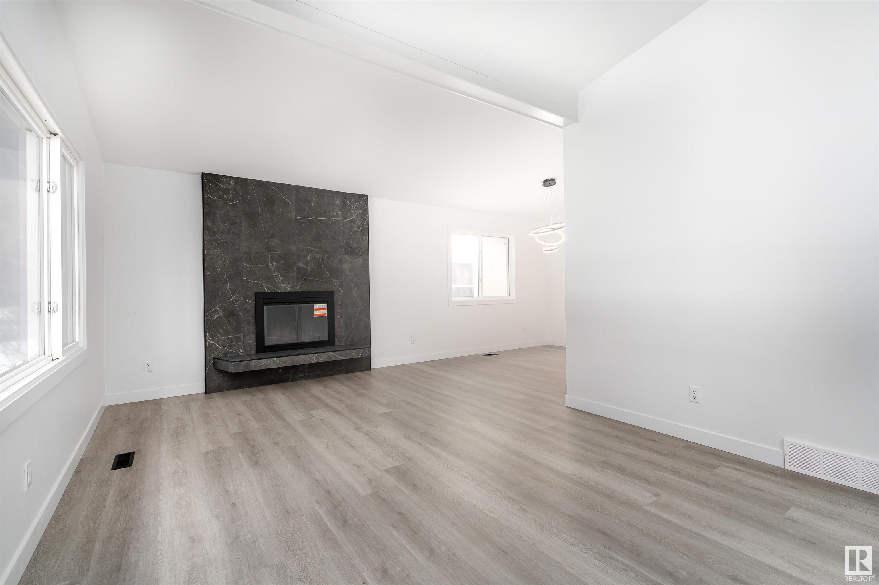      395 KNOTTWOOD W NW , Edmonton,  ,T6K 2G4 ;  Listing Number: MLS E4419713