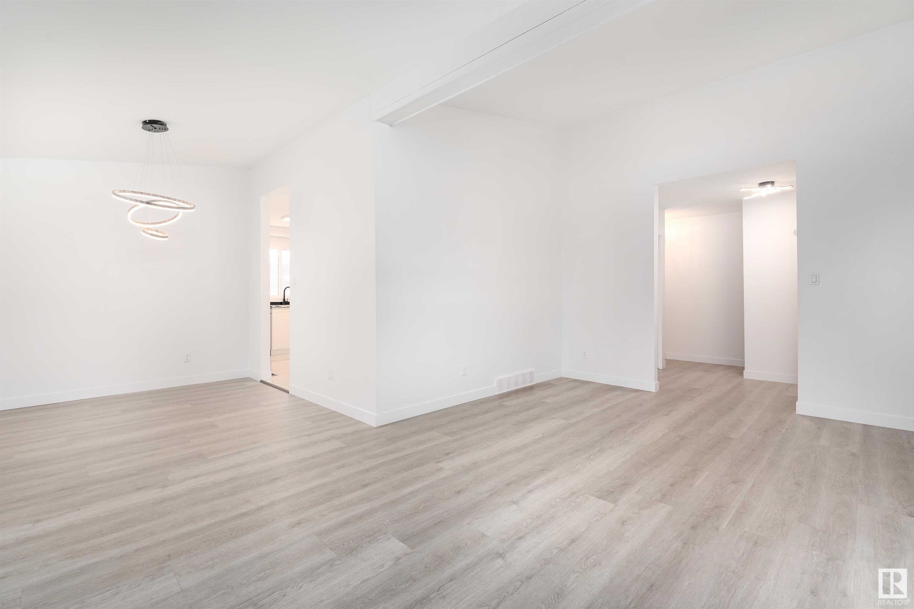      395 KNOTTWOOD W NW , Edmonton,  ,T6K 2G4 ;  Listing Number: MLS E4419713