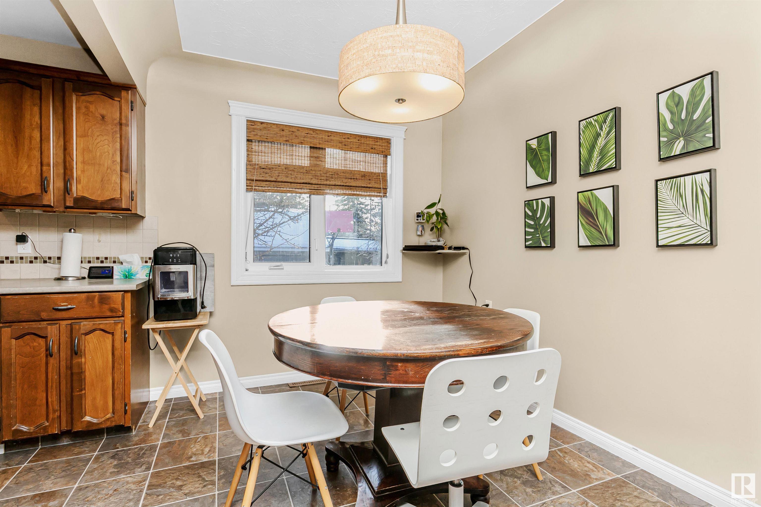      14631 93 AV NW , Edmonton,  ,T5R 5G7 ;  Listing Number: MLS E4419743