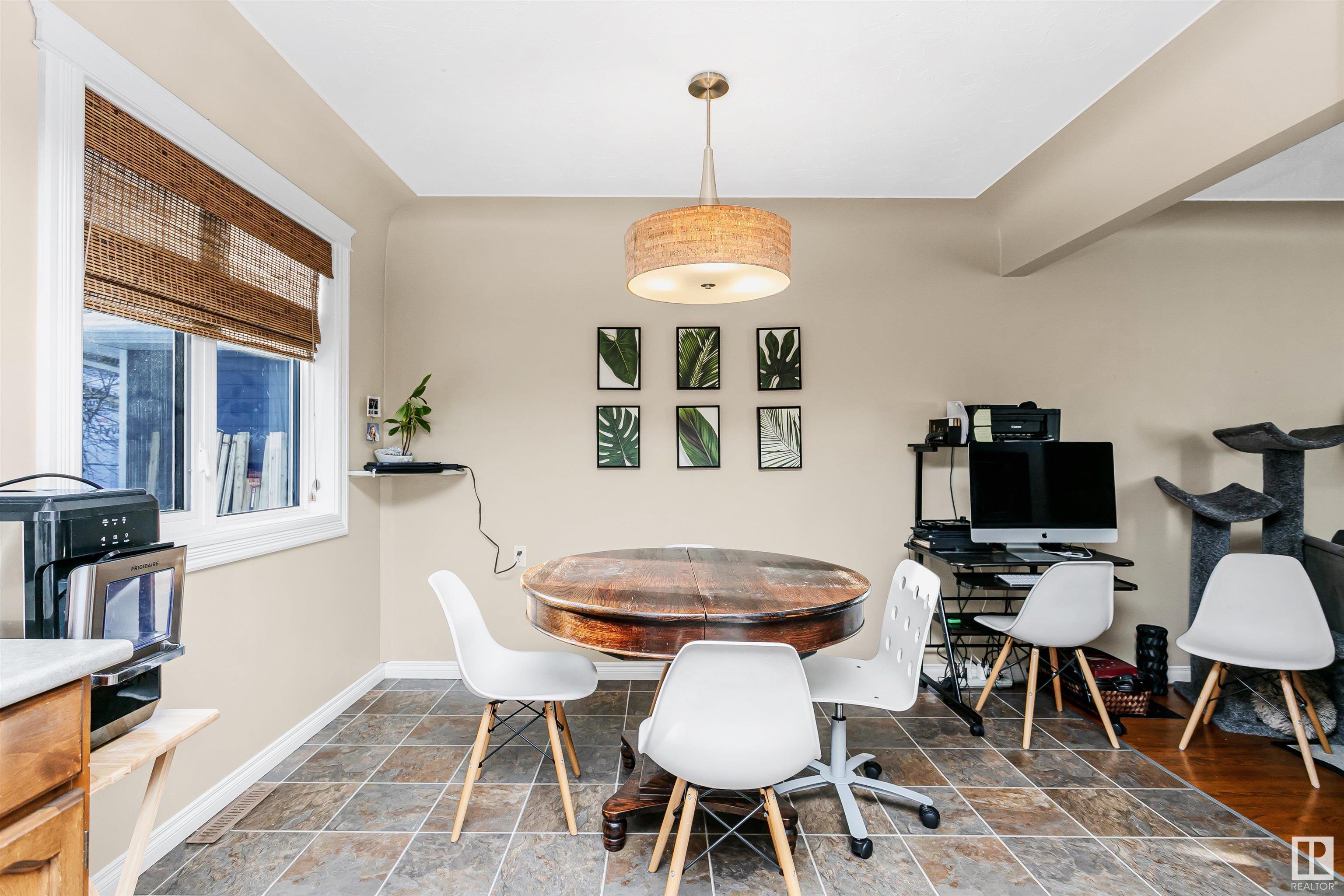      14631 93 AV NW , Edmonton,  ,T5R 5G7 ;  Listing Number: MLS E4419743