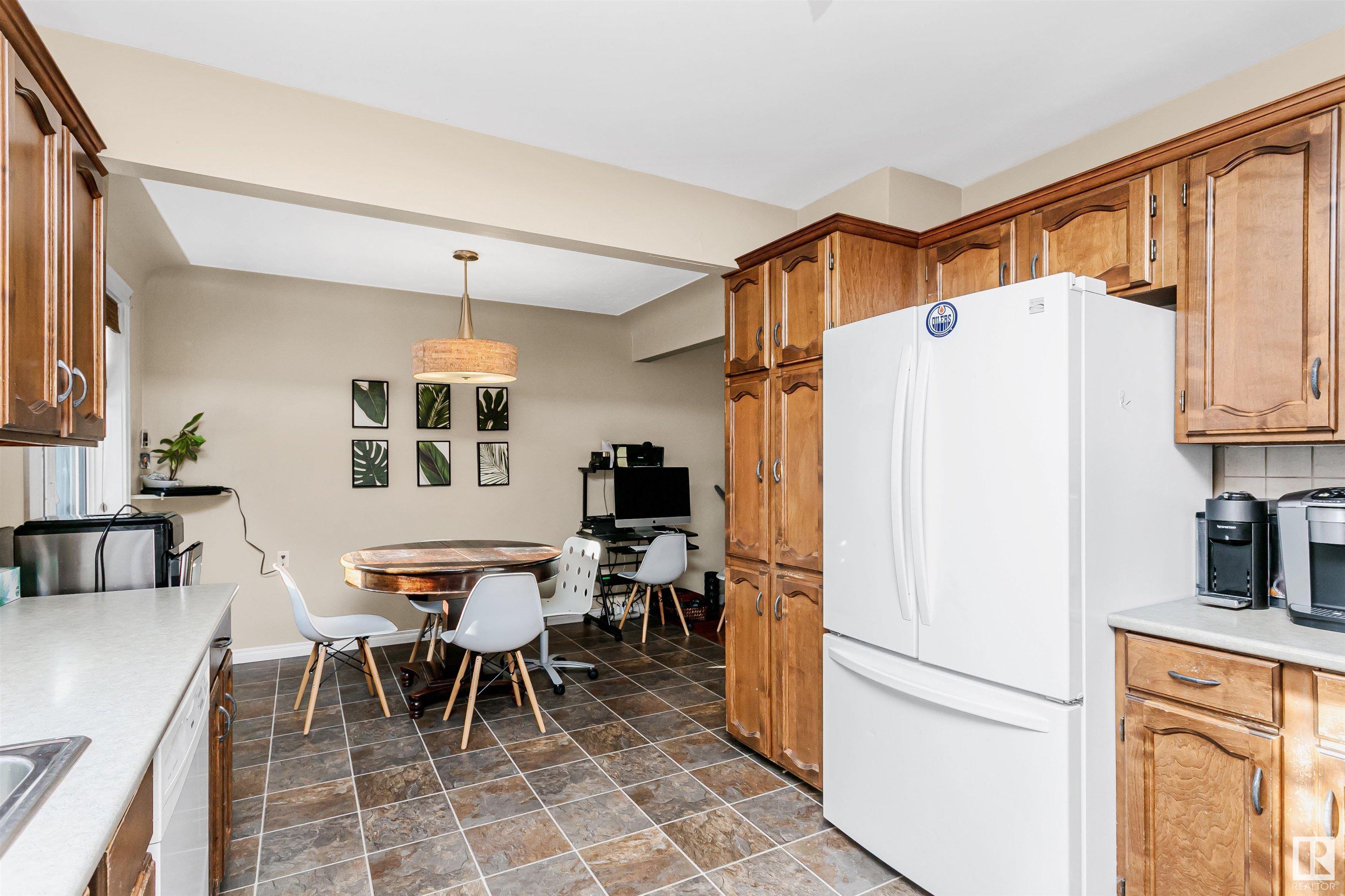      14631 93 AV NW , Edmonton,  ,T5R 5G7 ;  Listing Number: MLS E4419743