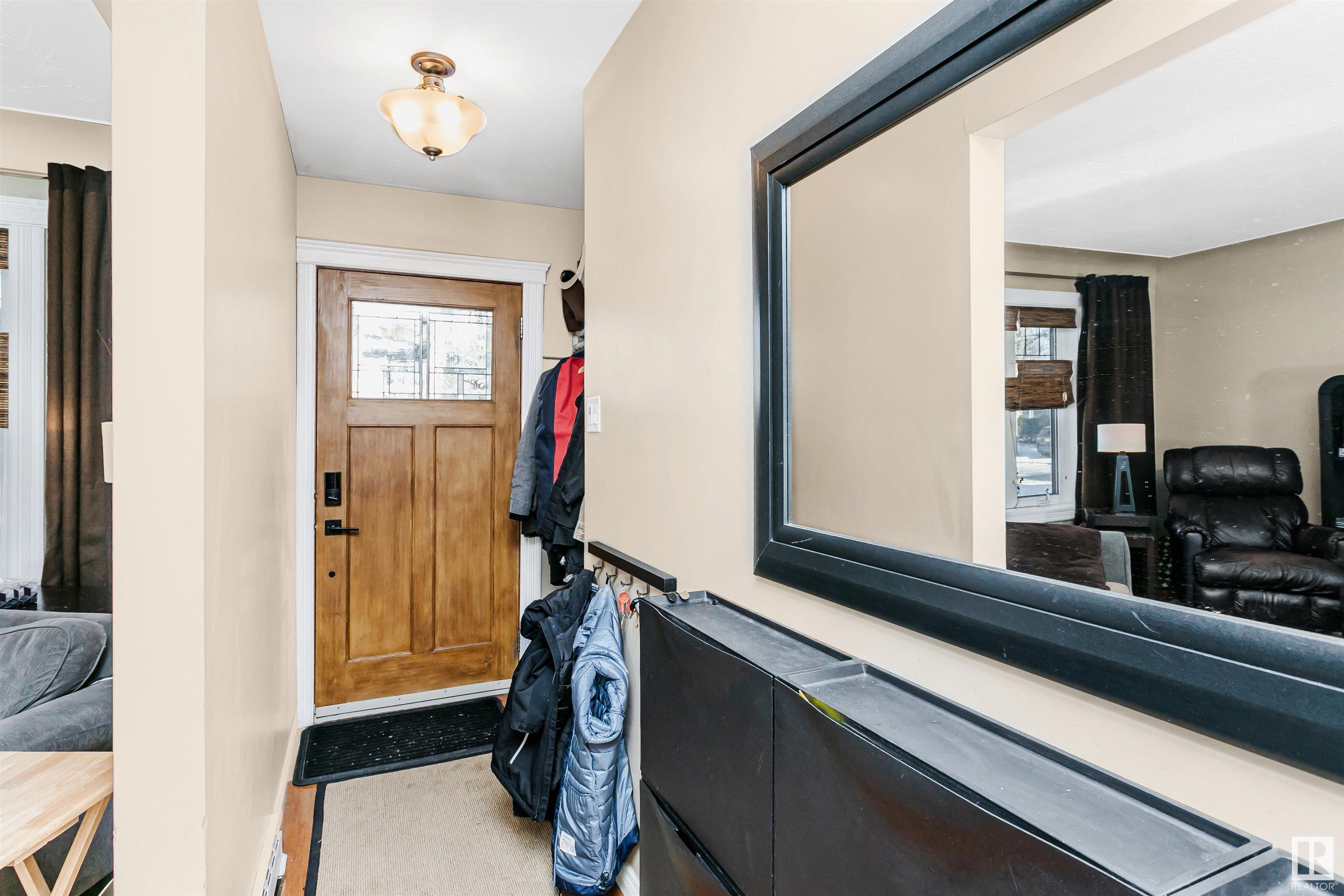      14631 93 AV NW , Edmonton,  ,T5R 5G7 ;  Listing Number: MLS E4419743