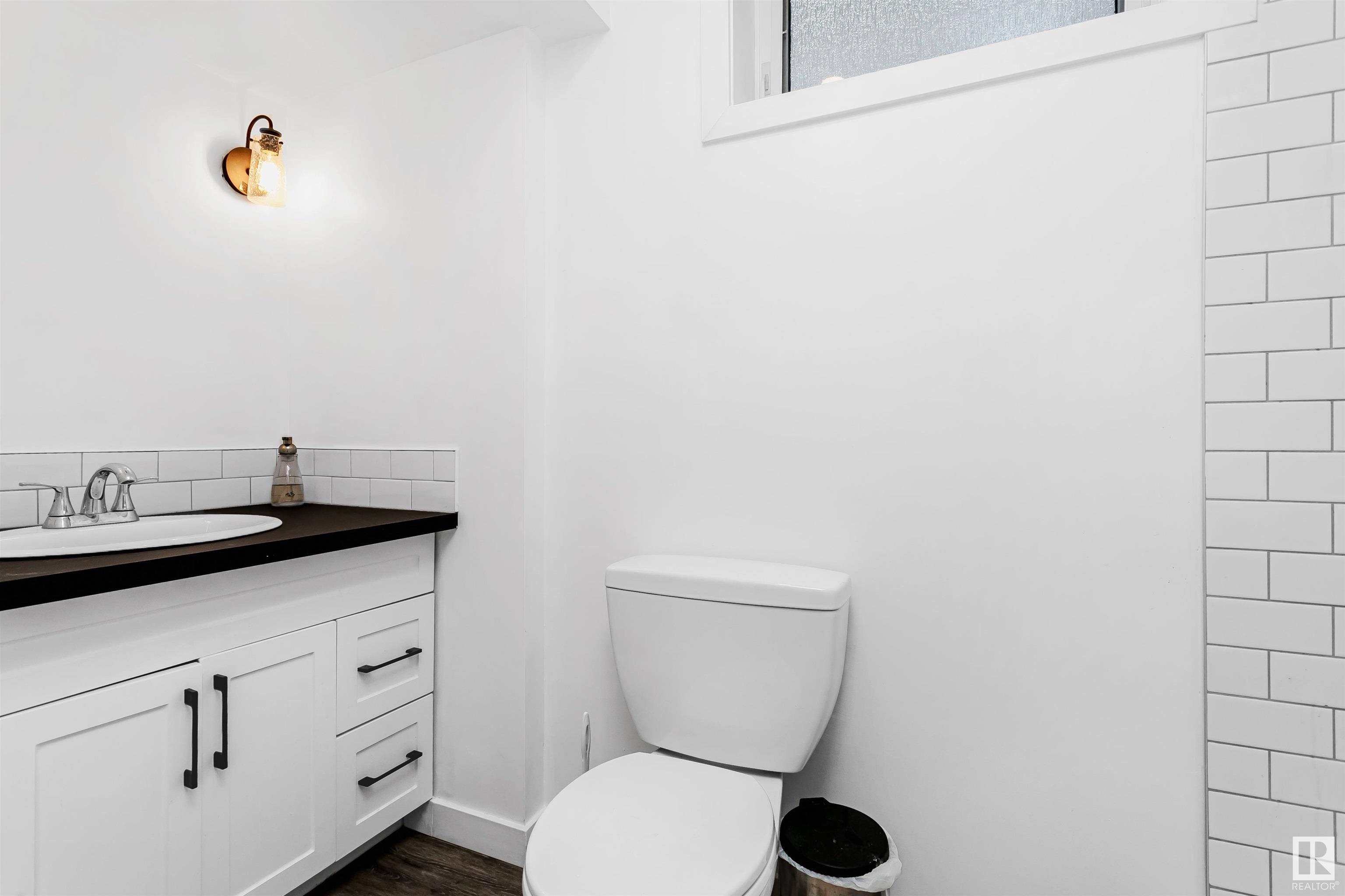      14631 93 AV NW , Edmonton,  ,T5R 5G7 ;  Listing Number: MLS E4419743