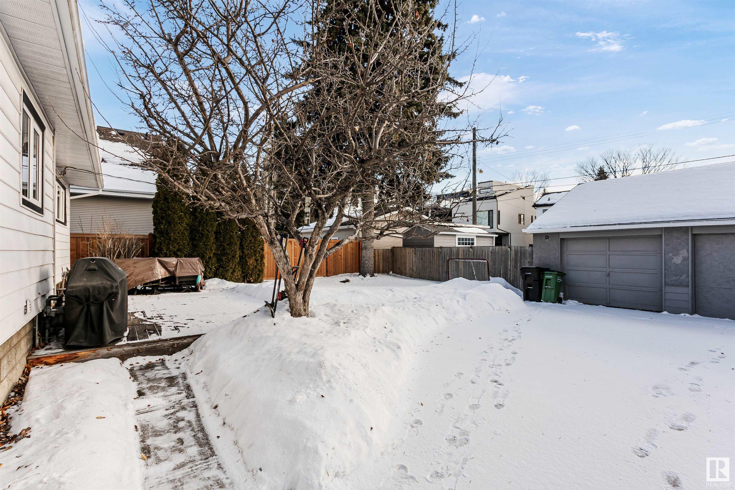      14631 93 AV NW , Edmonton,  ,T5R 5G7 ;  Listing Number: MLS E4419743