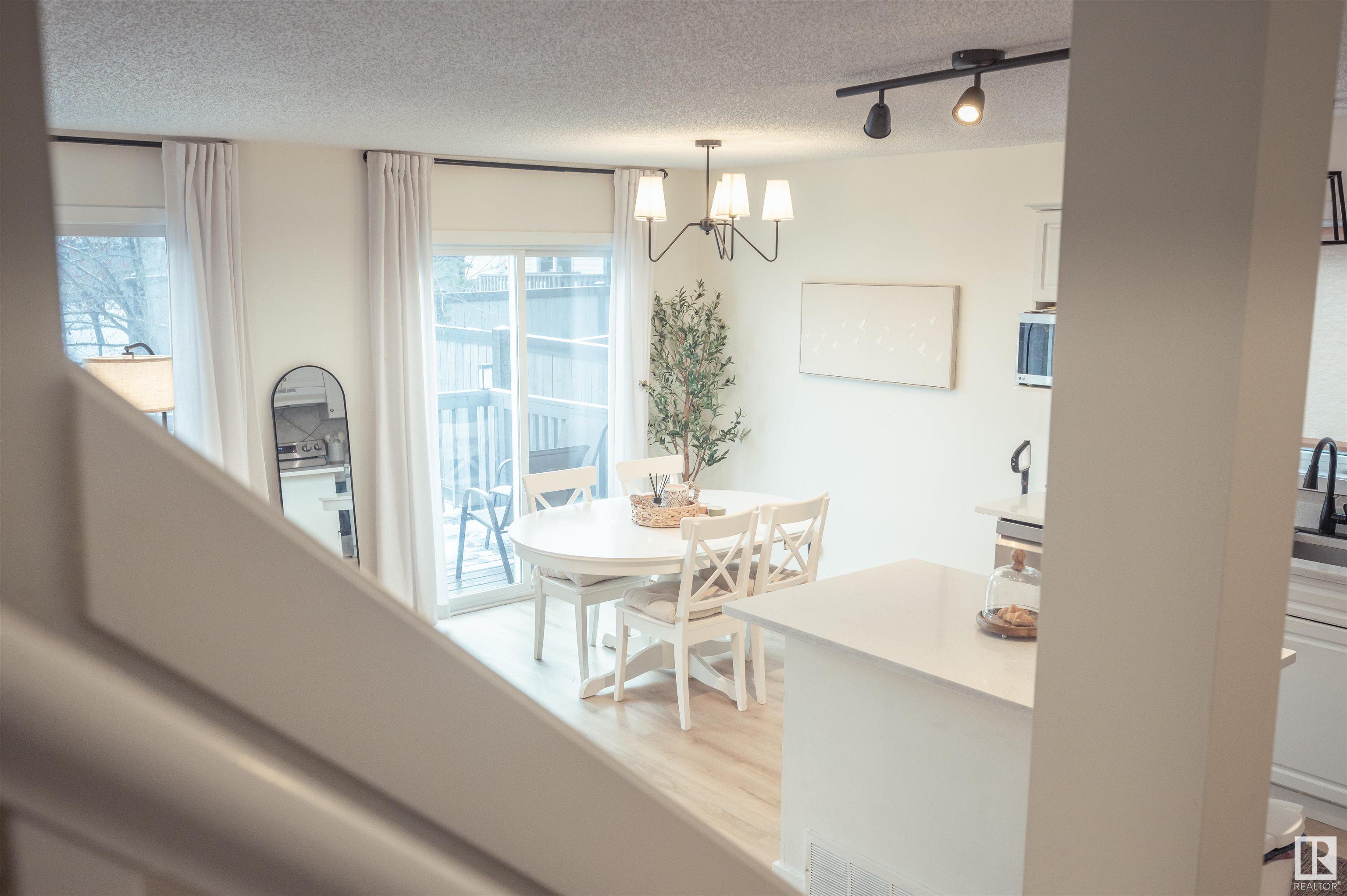 Photo 14 at 120 Magrath Road Nw, Magrath Heights, Edmonton