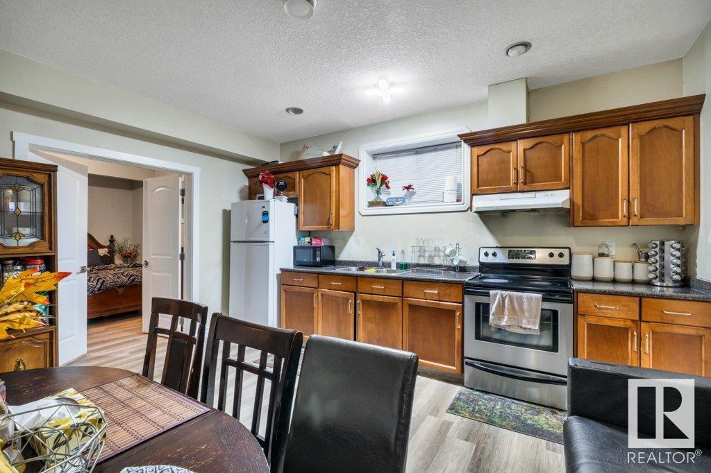      1809 33B AV NW , Edmonton,  ,T6T 0H4 ;  Listing Number: MLS E4419771
