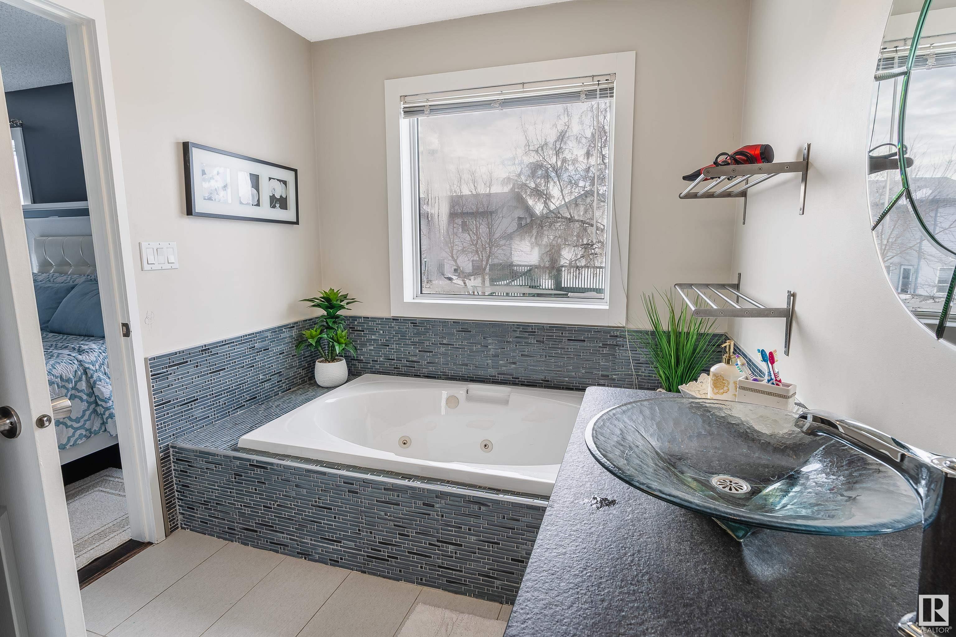      152 BAINBRIDGE CR NW , Edmonton,  ,T5T 6B5 ;  Listing Number: MLS E4419790