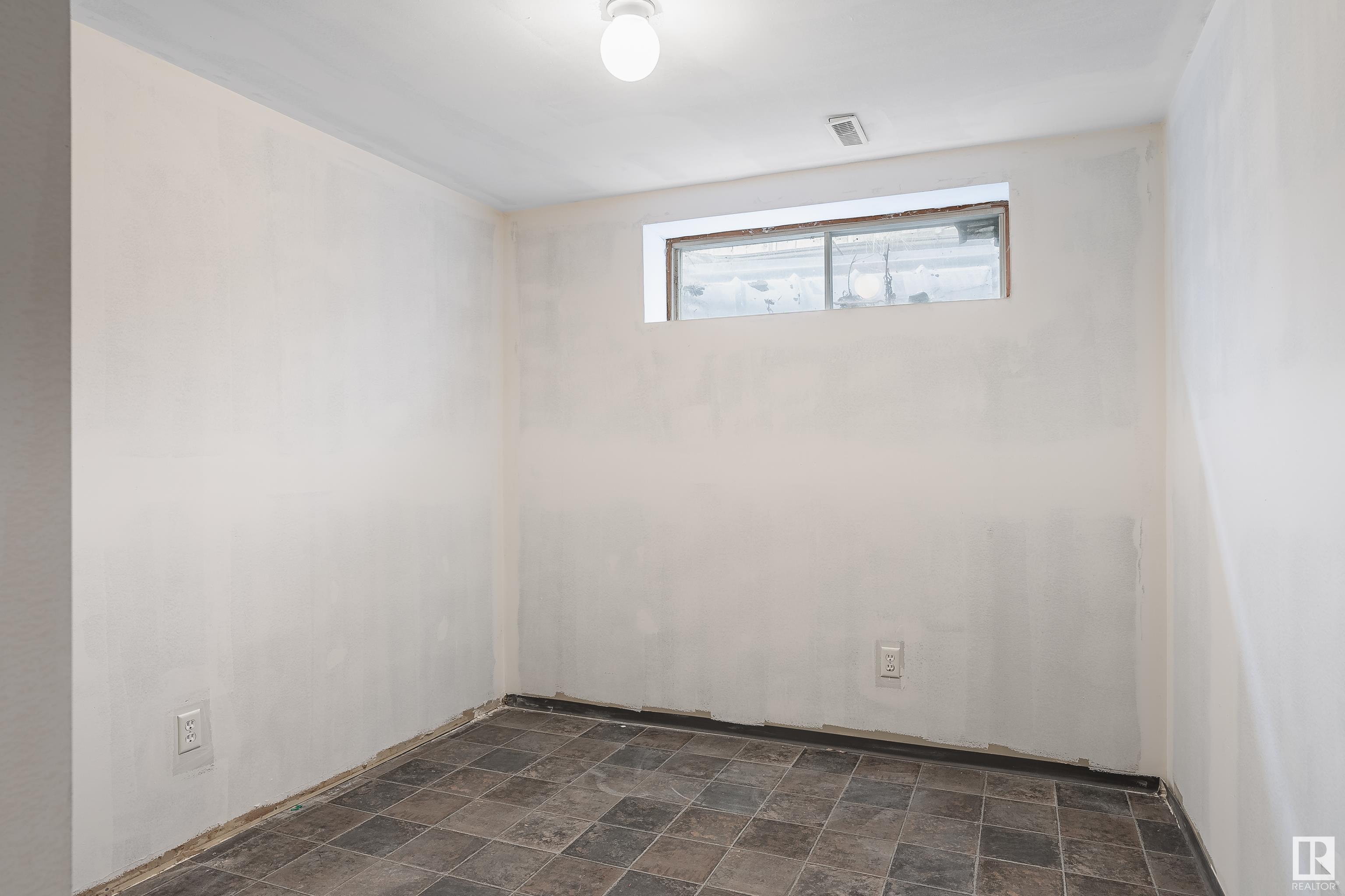      152 BAINBRIDGE CR NW , Edmonton,  ,T5T 6B5 ;  Listing Number: MLS E4419790
