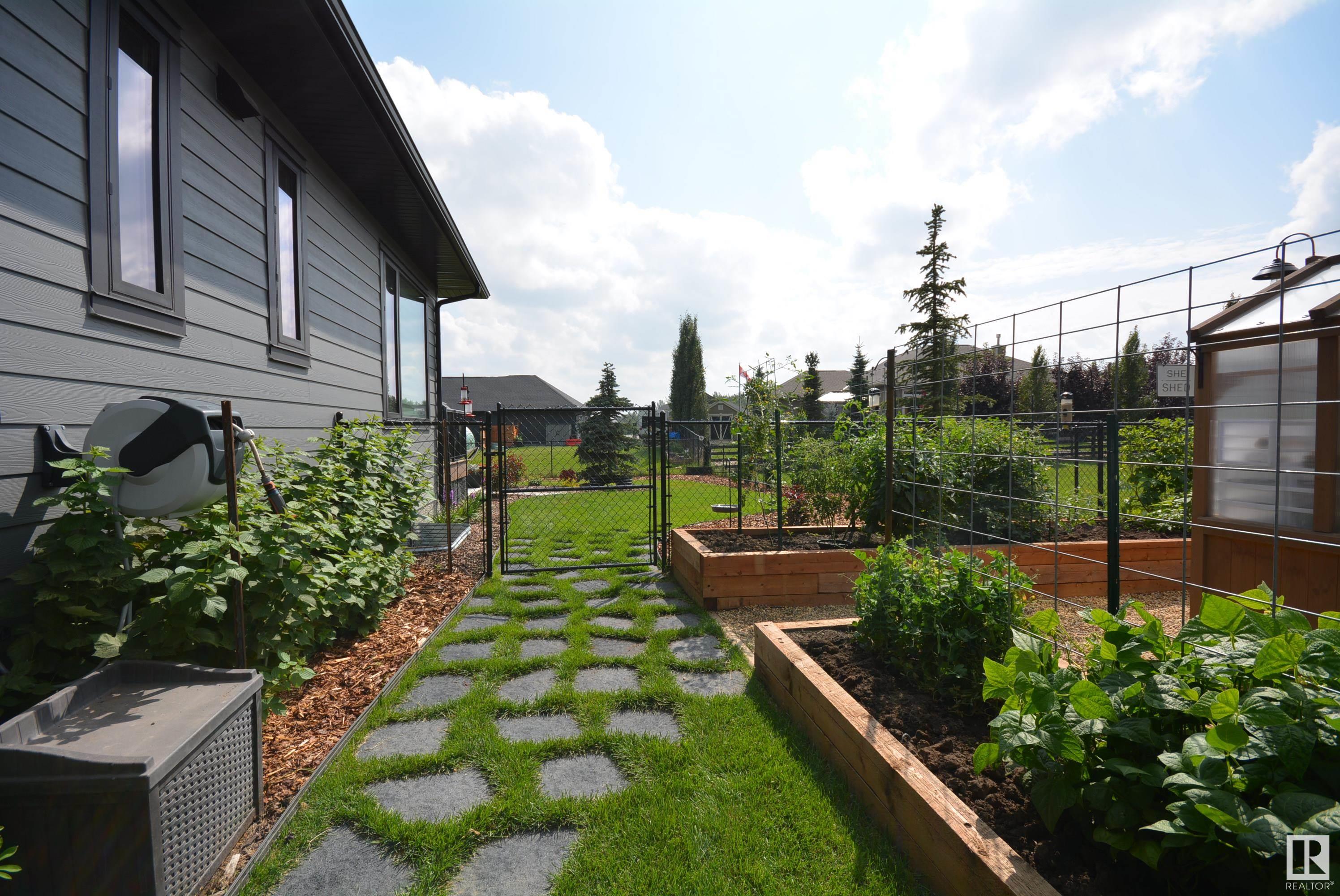      2045 SPRUCE CR , Rural Parkland County,  ,T7Z 0G8 ;  Listing Number: MLS E4419796