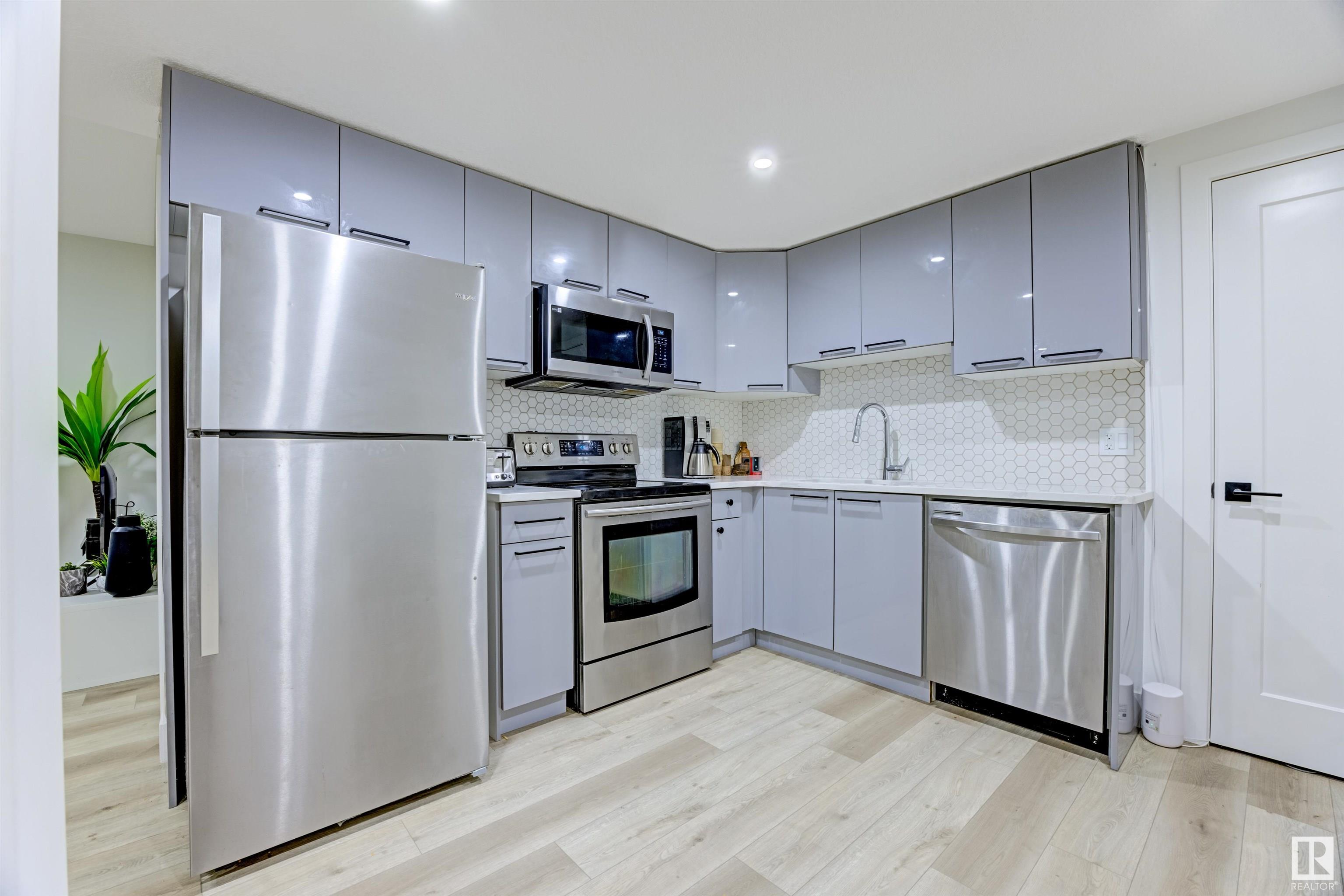      19628 26 AV NW , Edmonton,  ,T6M 0X4 ;  Listing Number: MLS E4419807