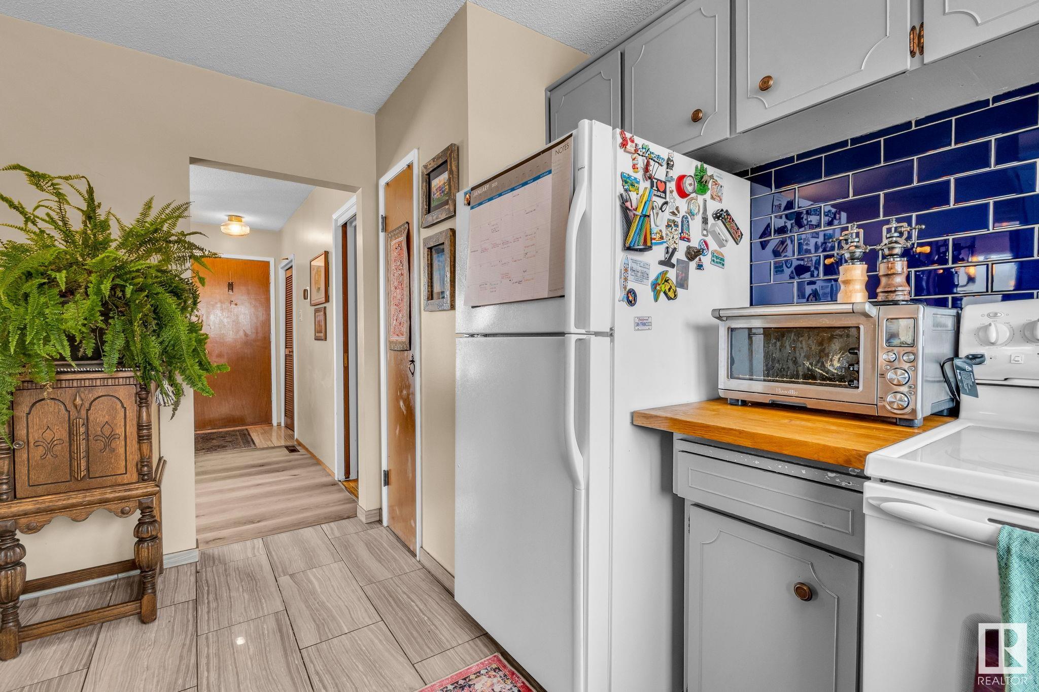     10815 40 AV NW , Edmonton,  ,T6J 0P6 ;  Listing Number: MLS E4419810