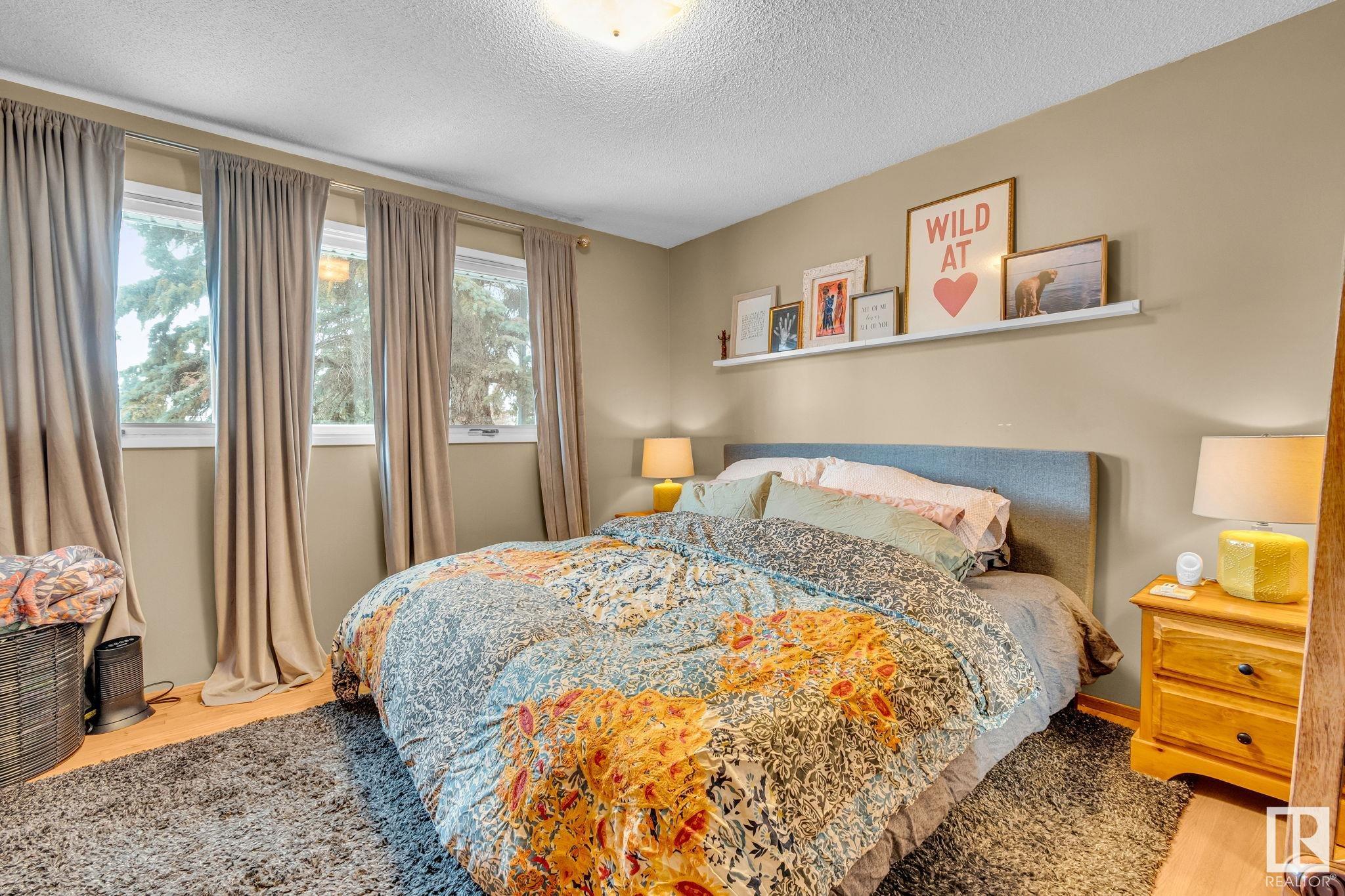      10815 40 AV NW , Edmonton,  ,T6J 0P6 ;  Listing Number: MLS E4419810