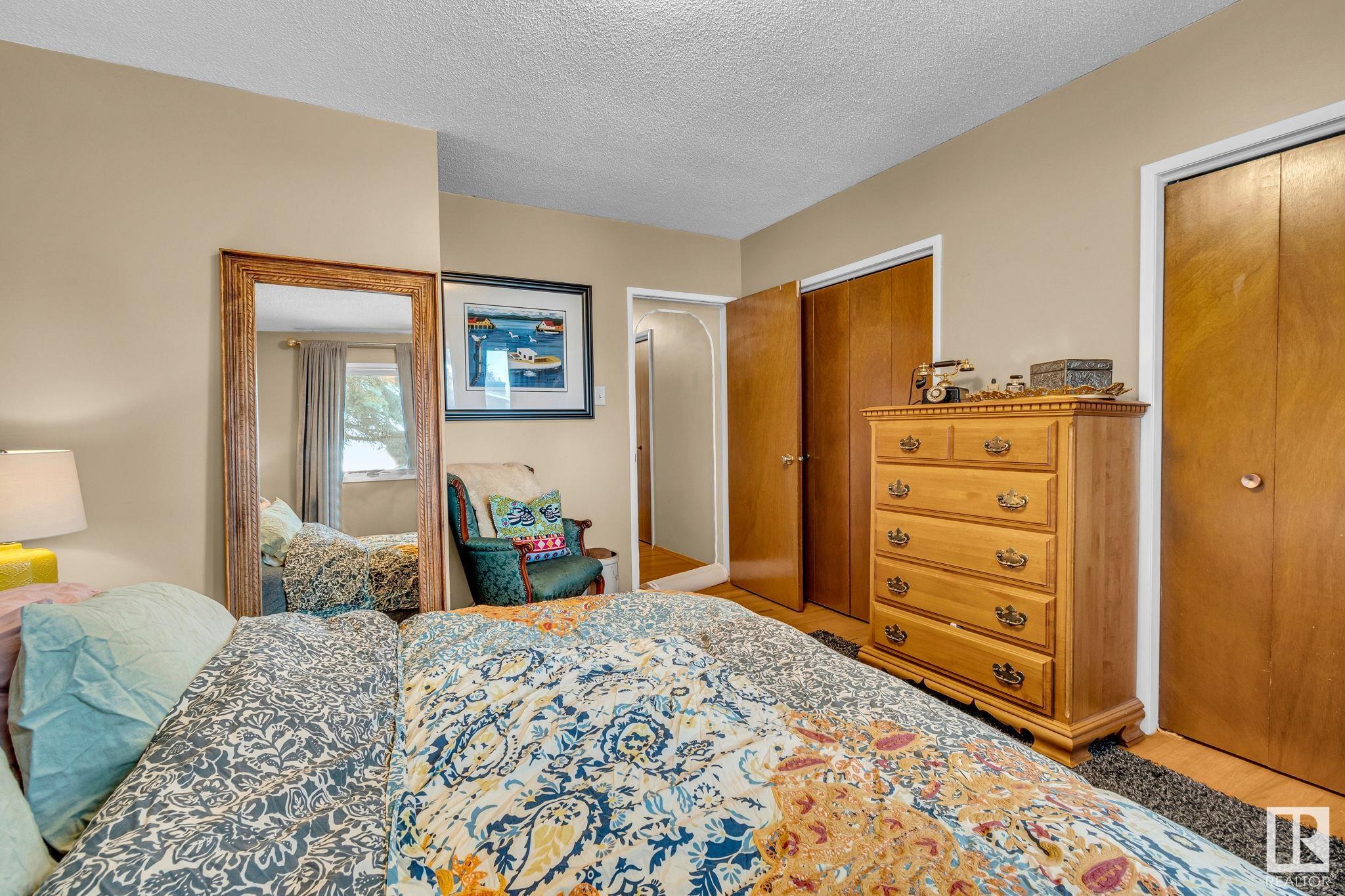      10815 40 AV NW , Edmonton,  ,T6J 0P6 ;  Listing Number: MLS E4419810