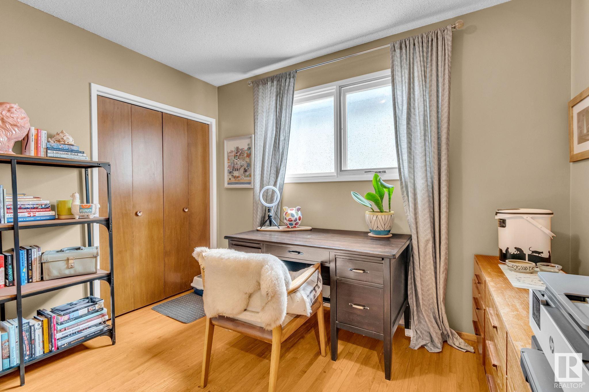      10815 40 AV NW , Edmonton,  ,T6J 0P6 ;  Listing Number: MLS E4419810