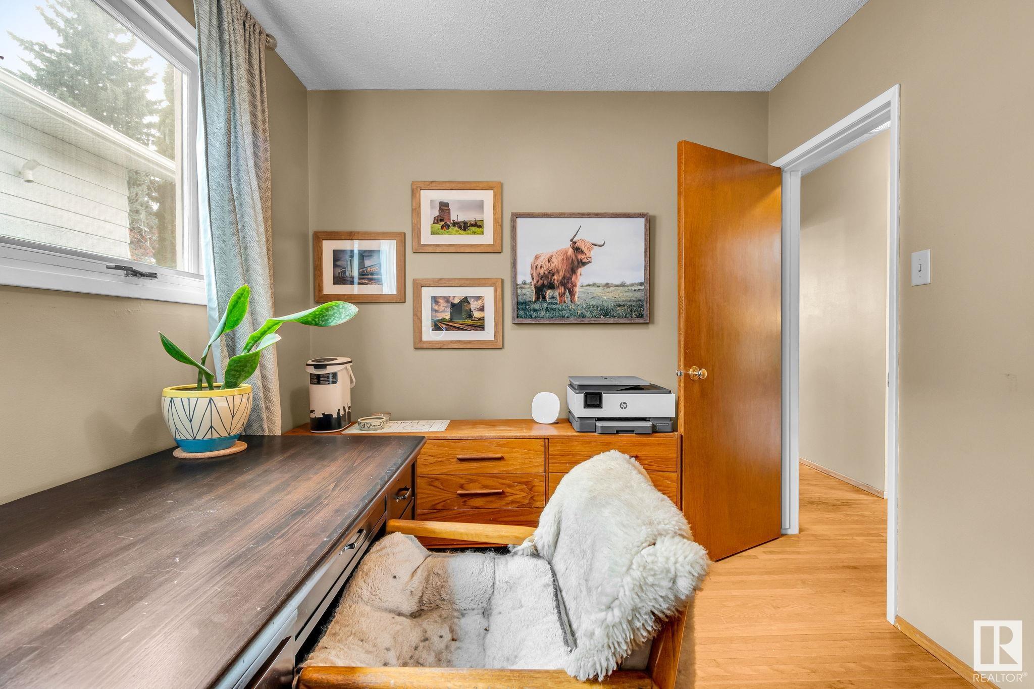      10815 40 AV NW , Edmonton,  ,T6J 0P6 ;  Listing Number: MLS E4419810